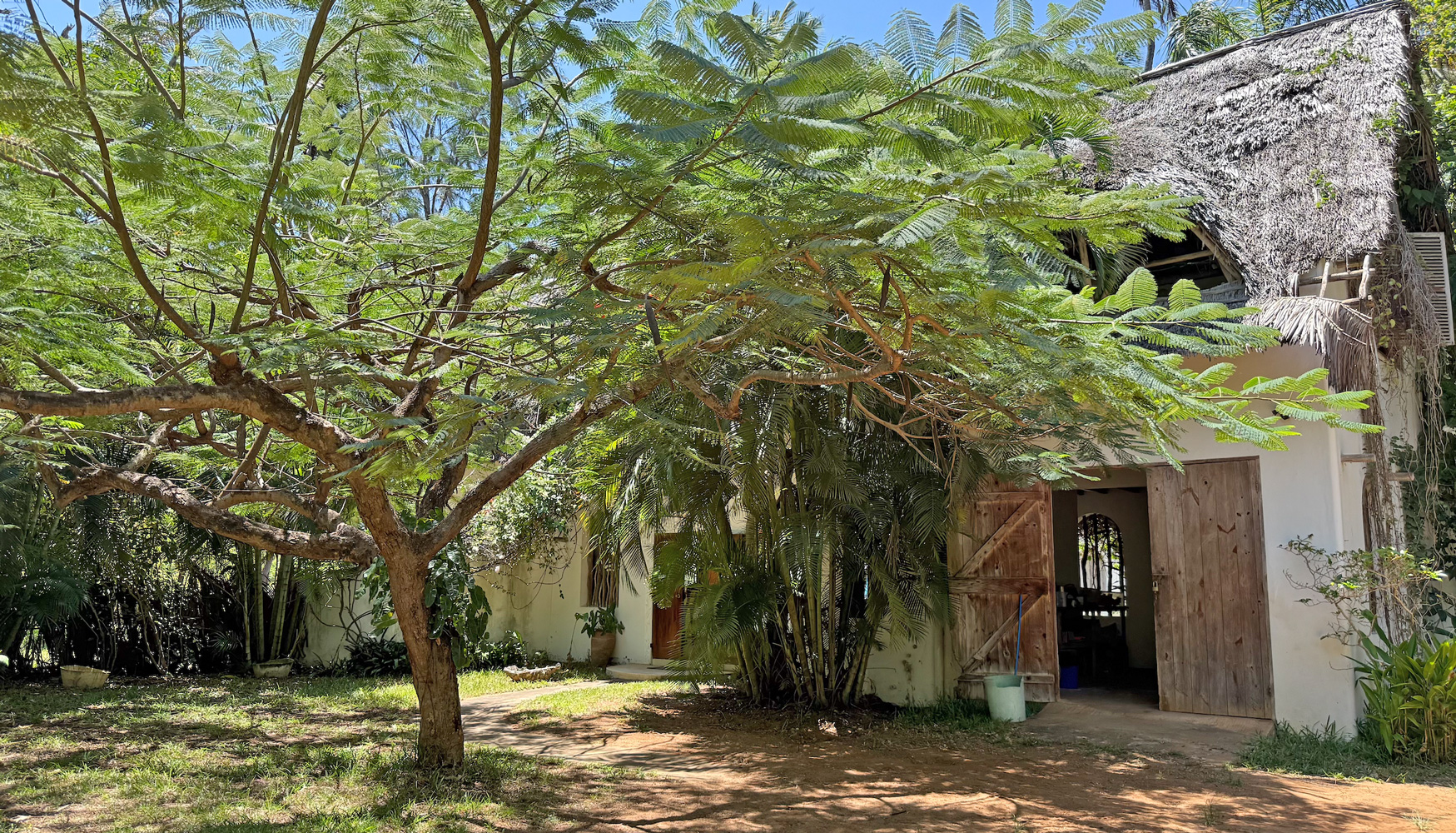 LOVELY 3 BEDROOM HOUSE WITH POOL