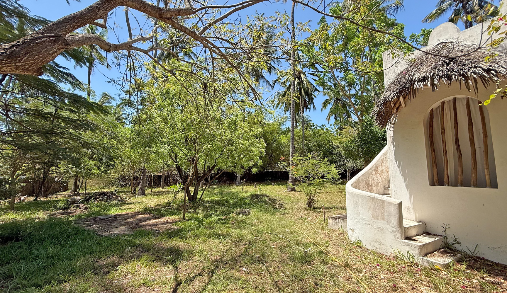 LOVELY 3 BEDROOM HOUSE WITH POOL