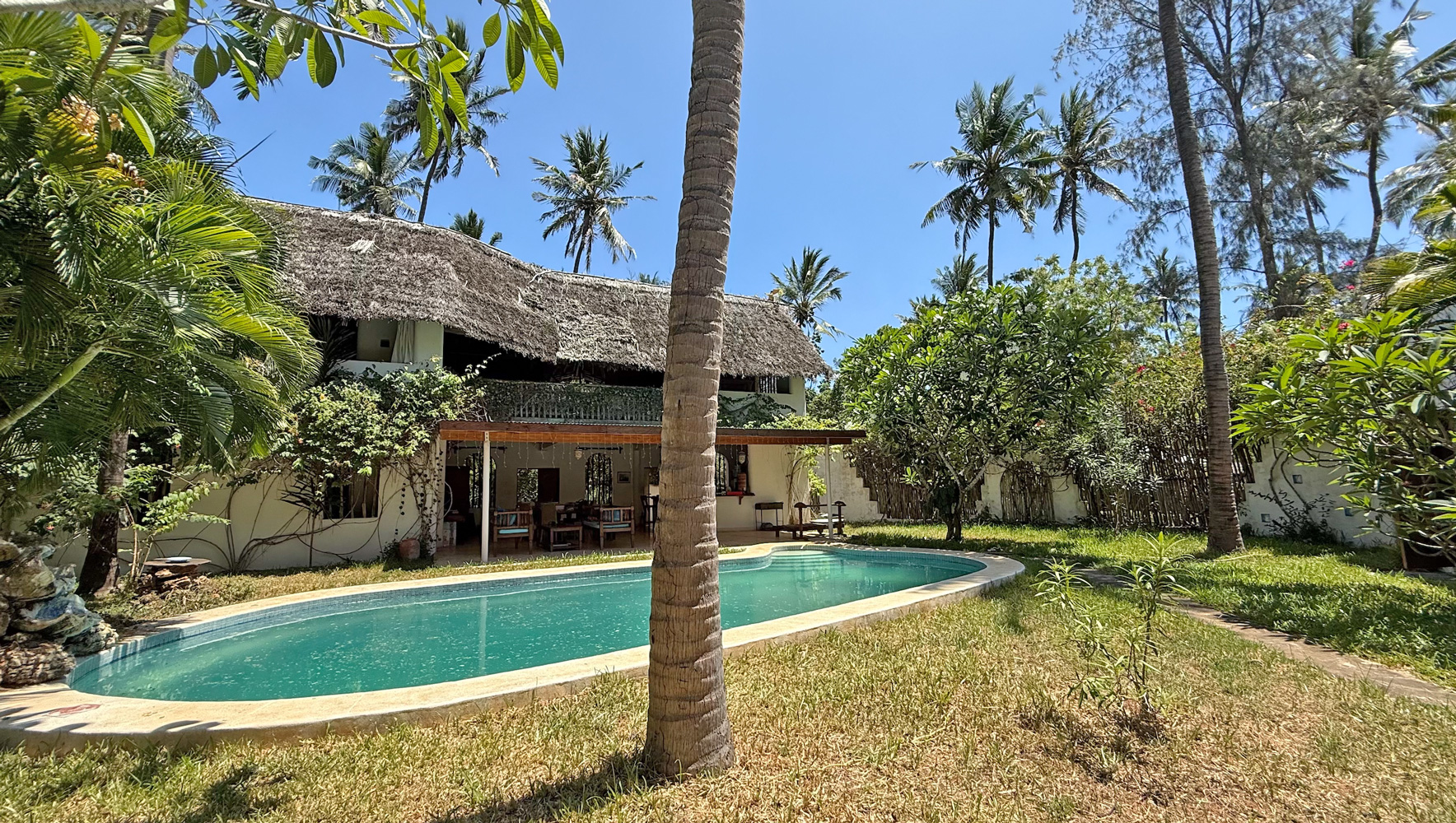 LOVELY 3 BEDROOM HOUSE WITH POOL
