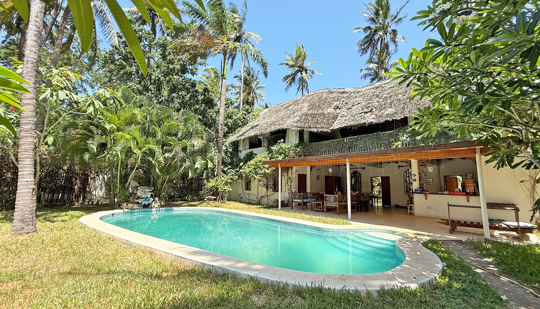 LOVELY 3 BEDROOM HOUSE WITH POOL