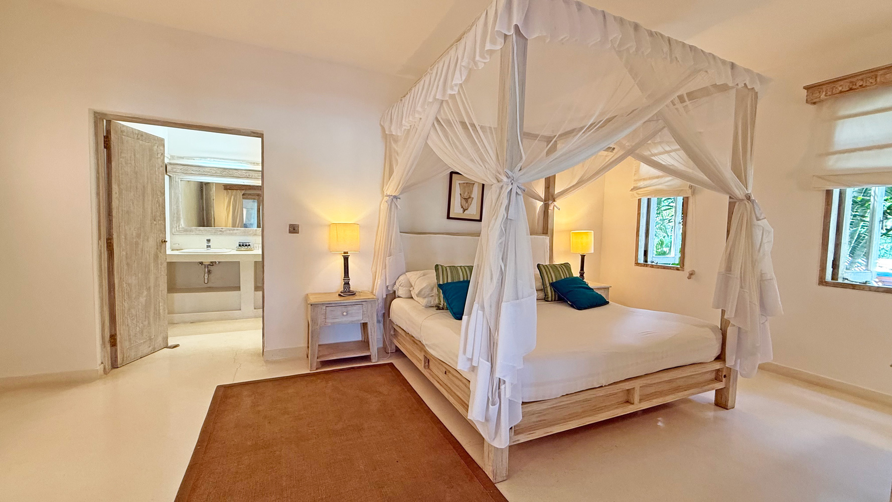SPECTACULAR 4 BEDROOM BEACH VILLA IN MEDINA PALMS FOR SALE