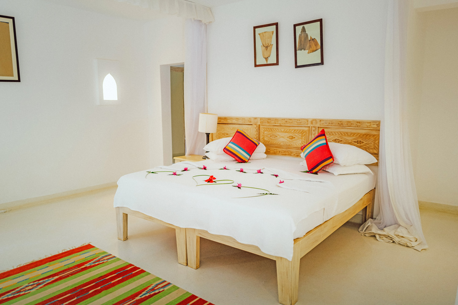 SPECTACULAR 4 BEDROOM BEACH VILLA IN MEDINA PALMS FOR SALE