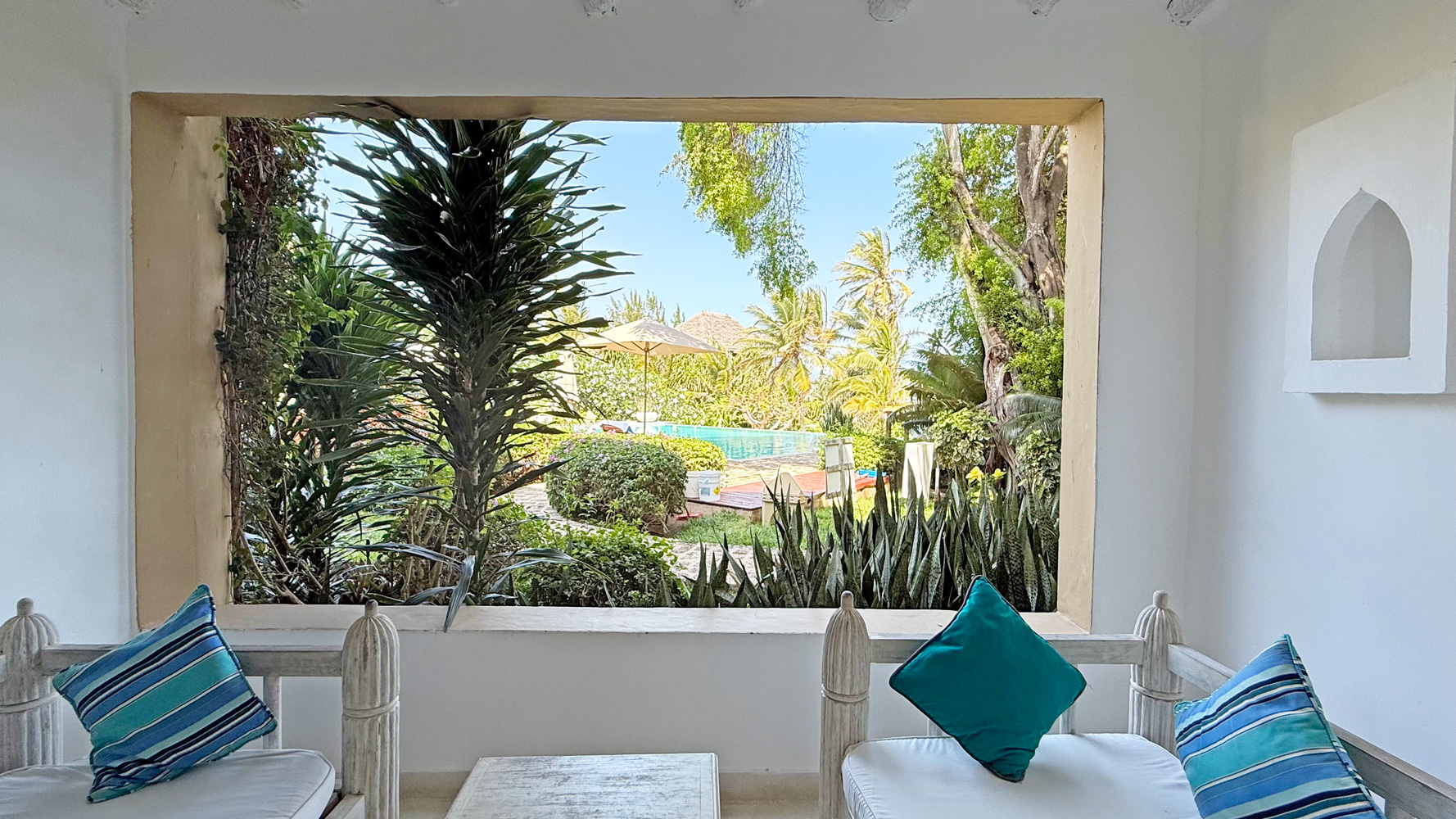 SPECTACULAR 4 BEDROOM BEACH VILLA IN MEDINA PALMS FOR SALE