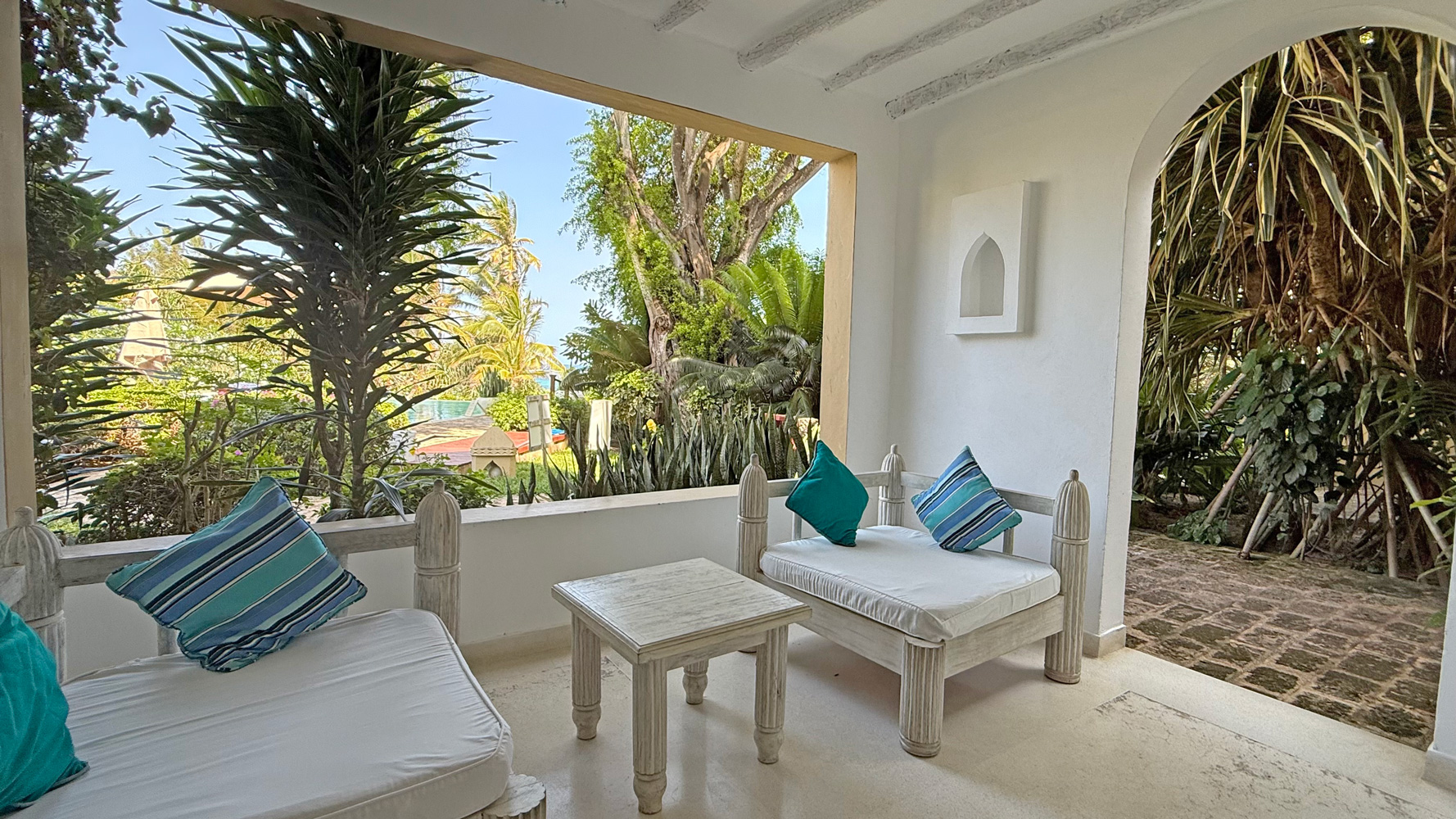 SPECTACULAR 4 BEDROOM BEACH VILLA IN MEDINA PALMS FOR SALE