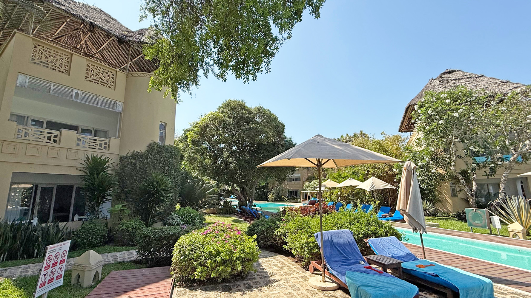 SPECTACULAR 4 BEDROOM BEACH VILLA IN MEDINA PALMS FOR SALE