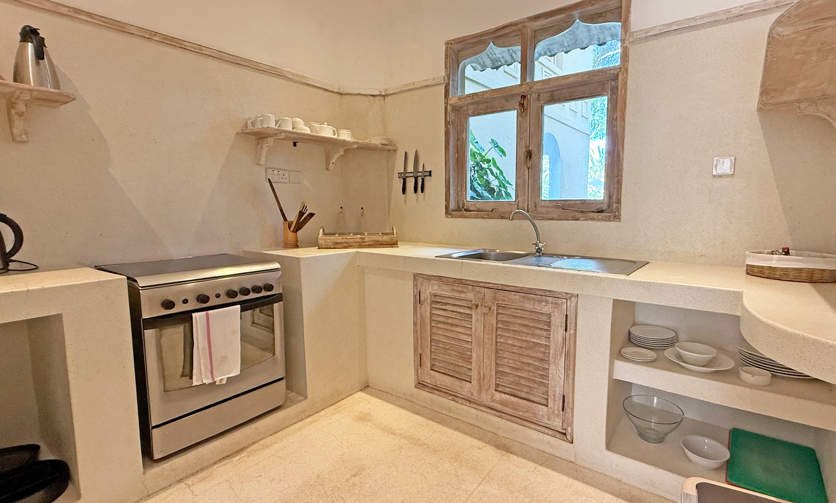 SPECTACULAR 4 BEDROOM BEACH VILLA IN MEDINA PALMS FOR SALE