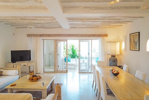 SPECTACULAR 4 BEDROOM BEACH VILLA IN MEDINA PALMS FOR SALE