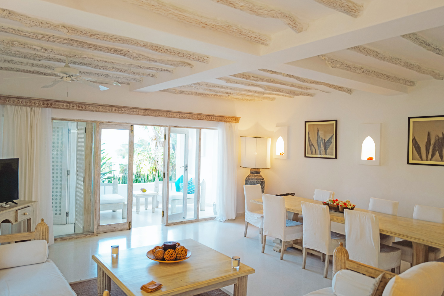 SPECTACULAR 4 BEDROOM BEACH VILLA IN MEDINA PALMS FOR SALE