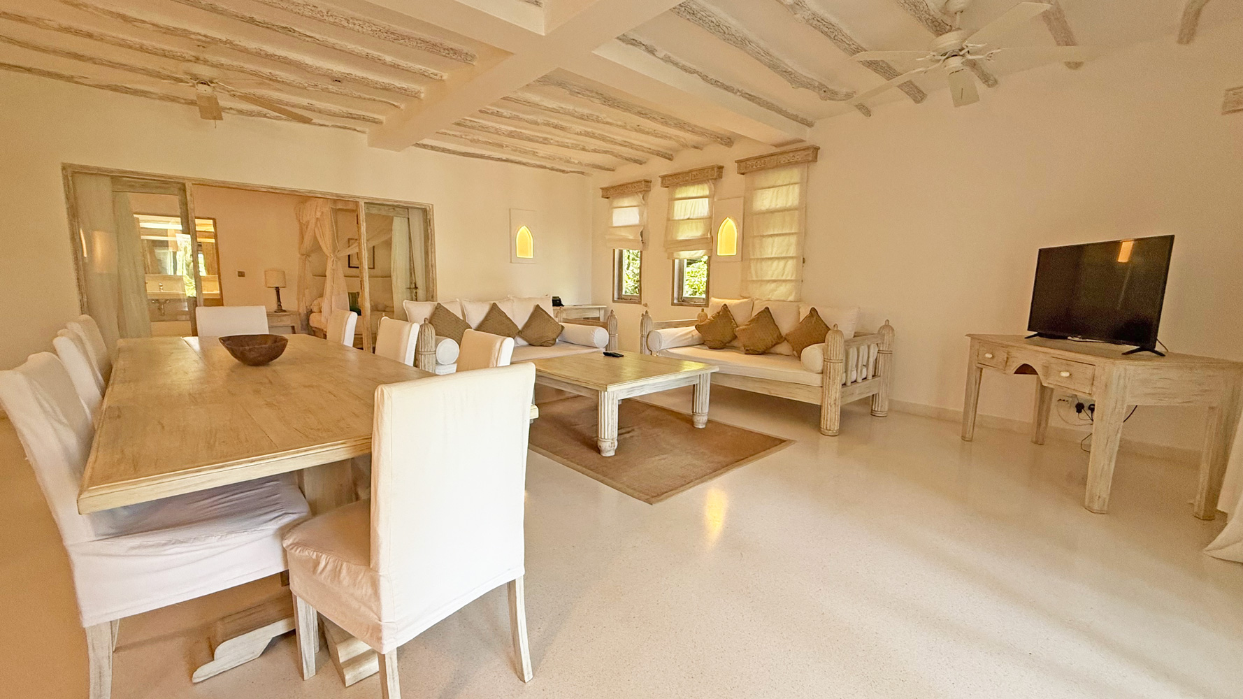 SPECTACULAR 4 BEDROOM BEACH VILLA IN MEDINA PALMS FOR SALE