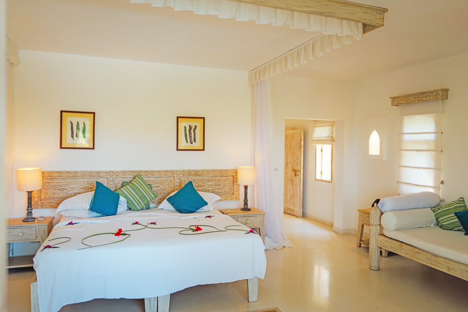 SPECTACULAR 4 BEDROOM BEACH VILLA IN MEDINA PALMS FOR SALE