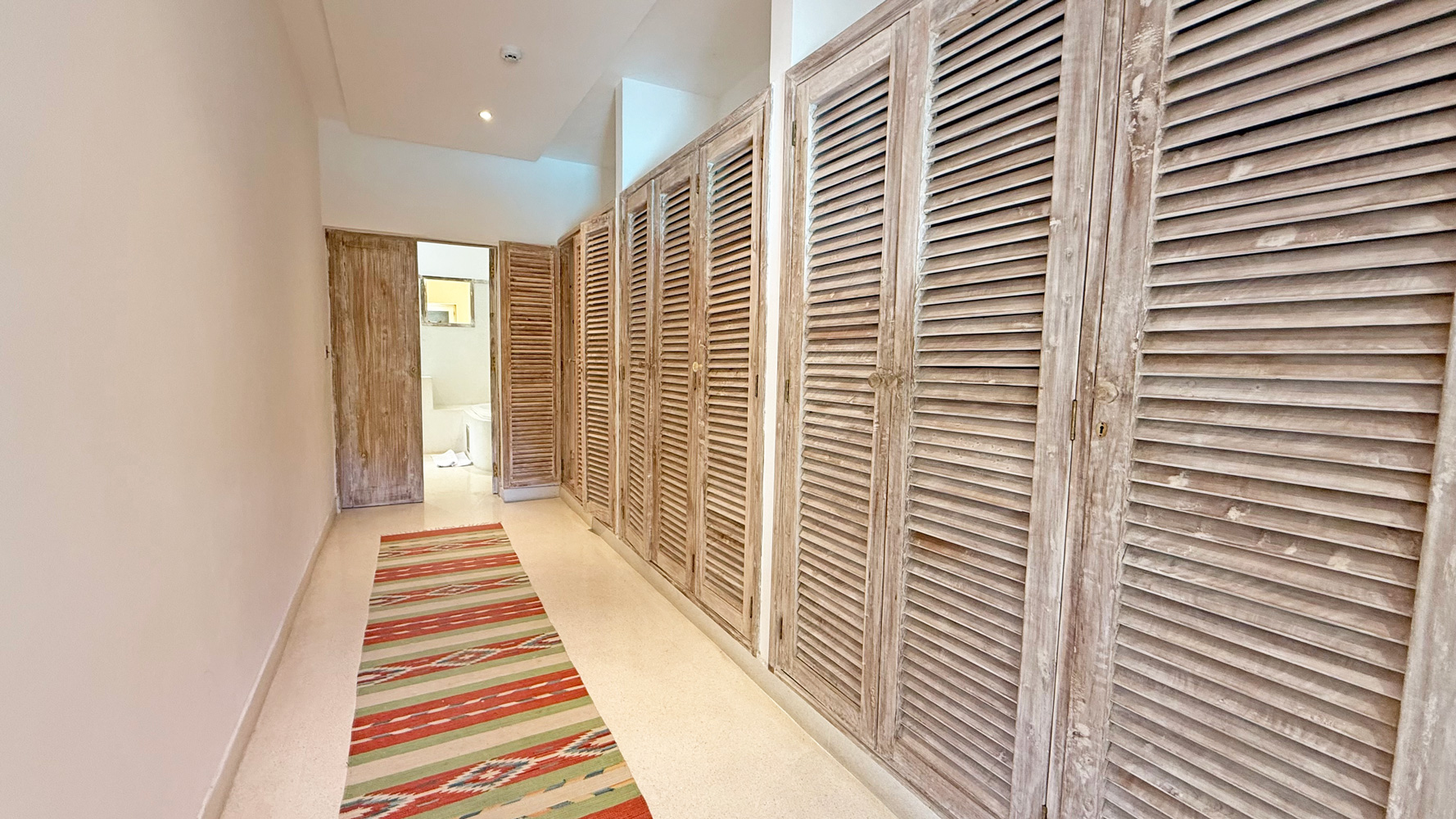 SPECTACULAR 4 BEDROOM BEACH VILLA IN MEDINA PALMS FOR SALE