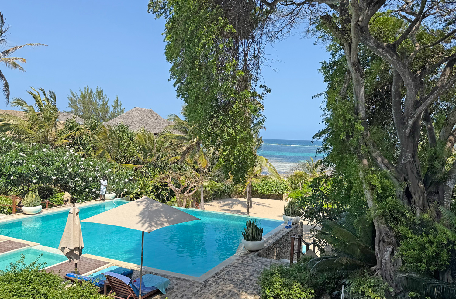 SPECTACULAR 4 BEDROOM BEACH VILLA IN MEDINA PALMS FOR SALE