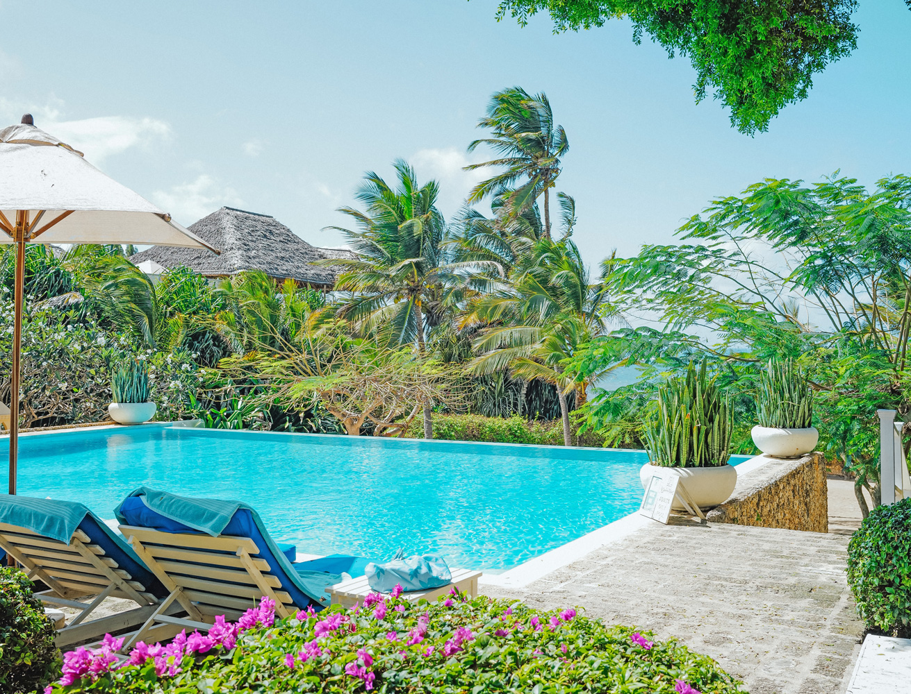 SPECTACULAR 4 BEDROOM BEACH VILLA IN MEDINA PALMS FOR SALE