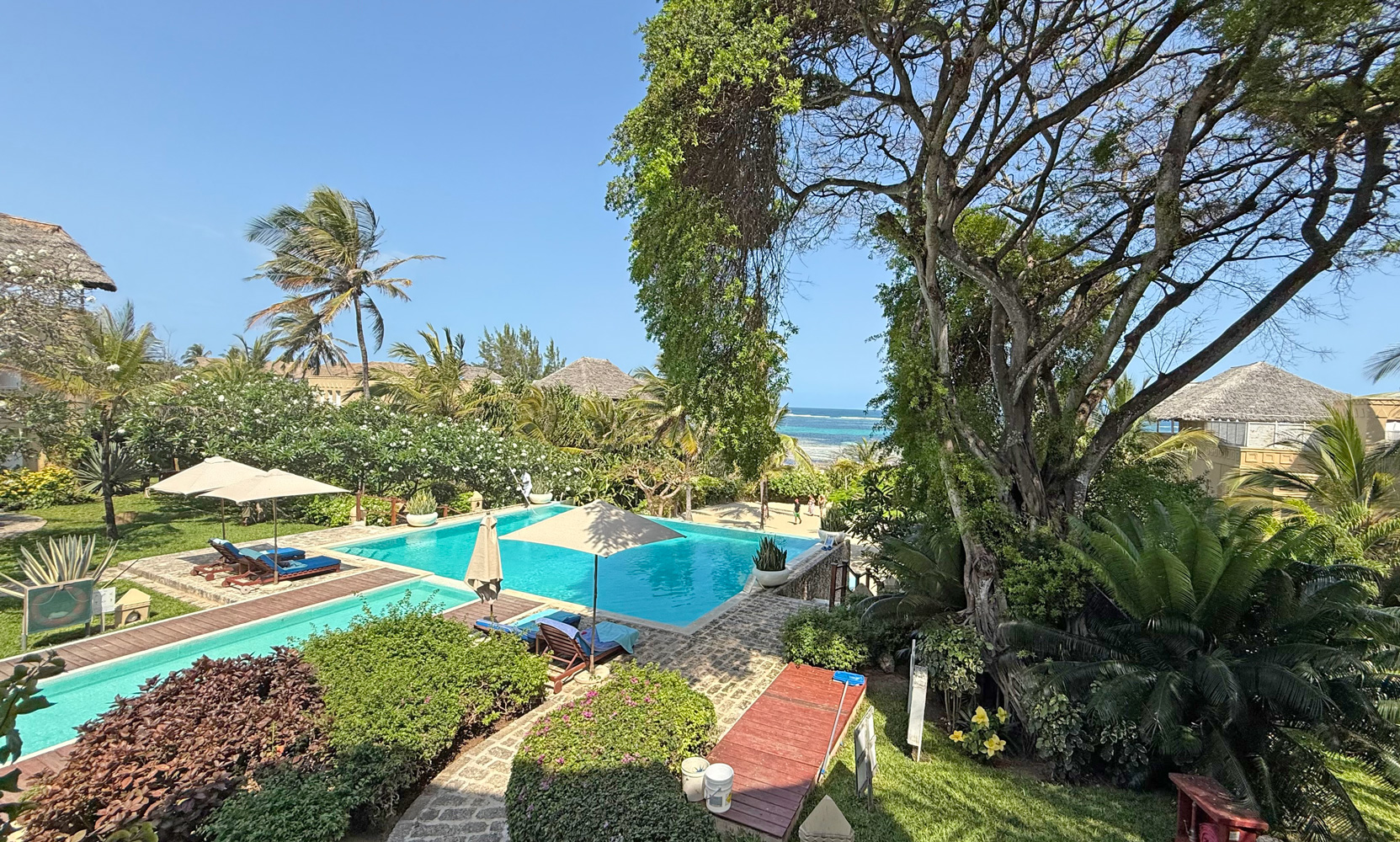 SPECTACULAR 4 BEDROOM BEACH VILLA IN MEDINA PALMS FOR SALE