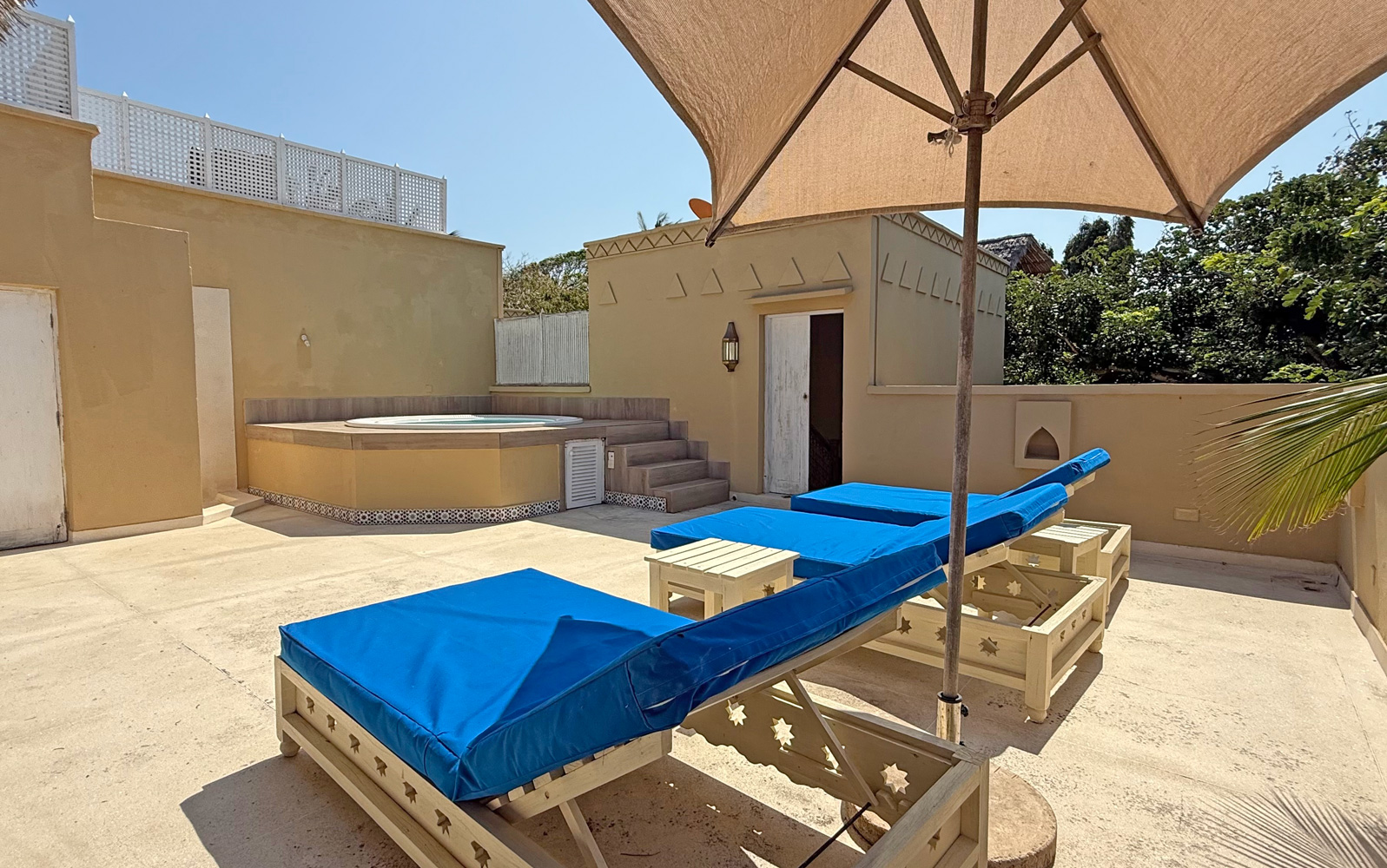 SPECTACULAR 4 BEDROOM BEACH VILLA IN MEDINA PALMS FOR SALE