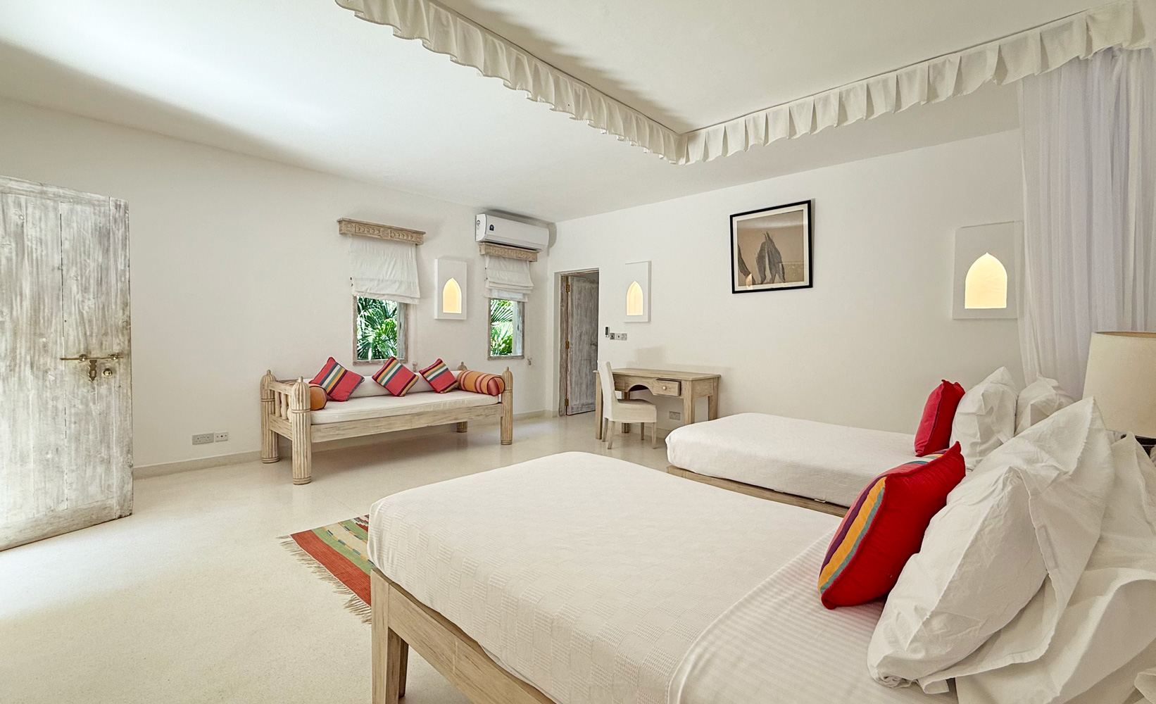 SPECTACULAR 4 BEDROOM BEACH VILLA IN MEDINA PALMS FOR SALE