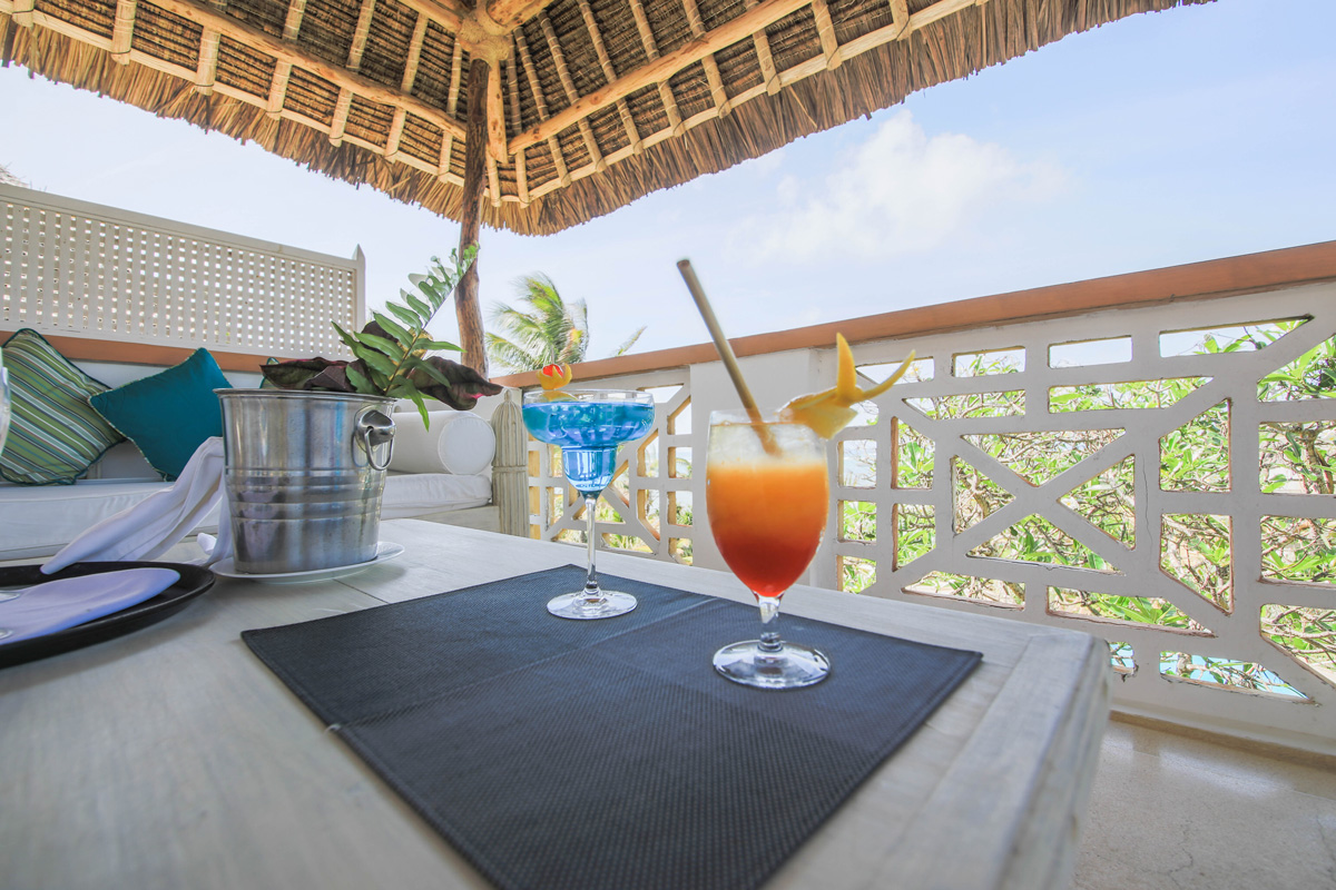 SPECTACULAR 4 BEDROOM BEACH VILLA IN MEDINA PALMS FOR SALE