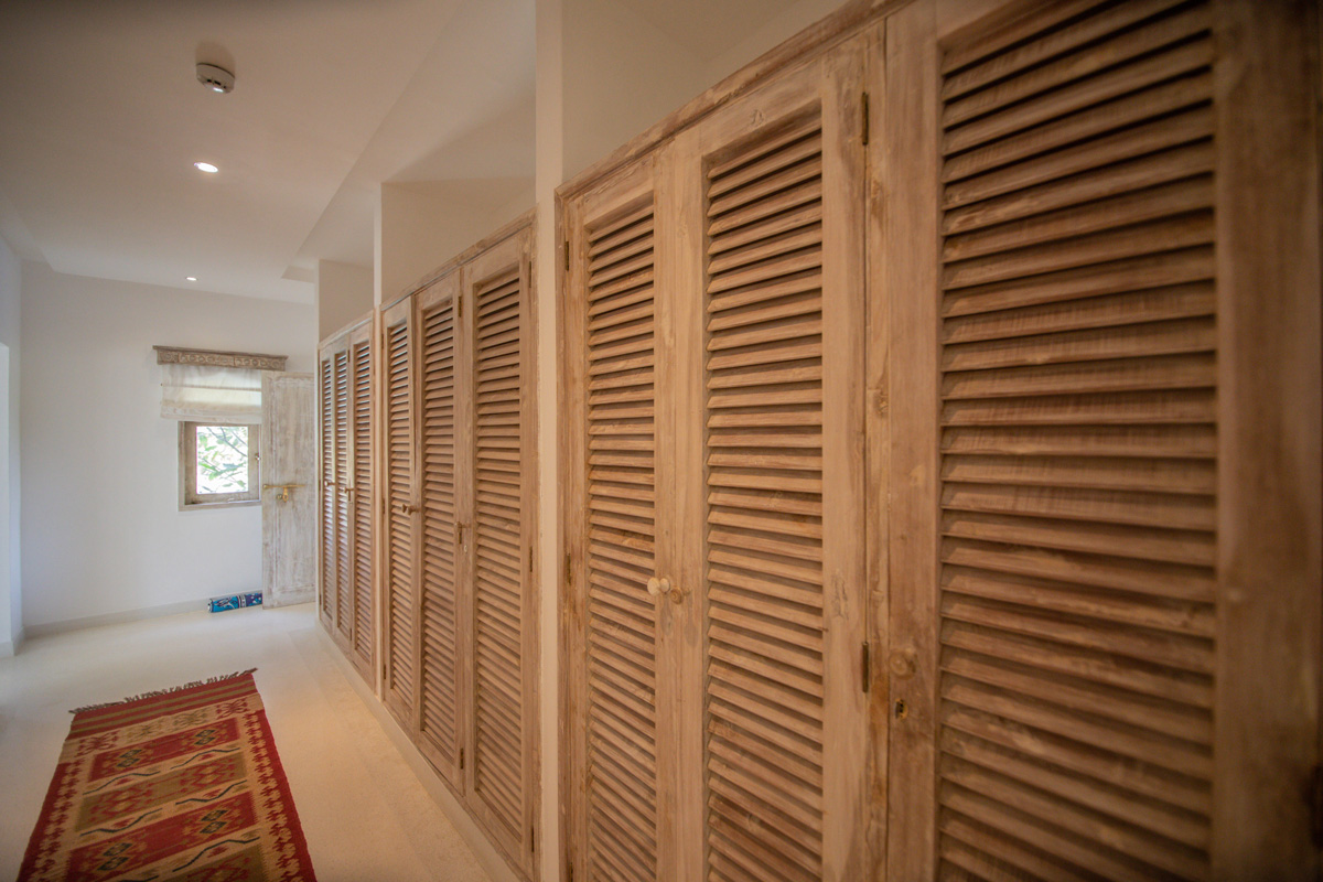 SPECTACULAR 4 BEDROOM BEACH VILLA IN MEDINA PALMS FOR SALE