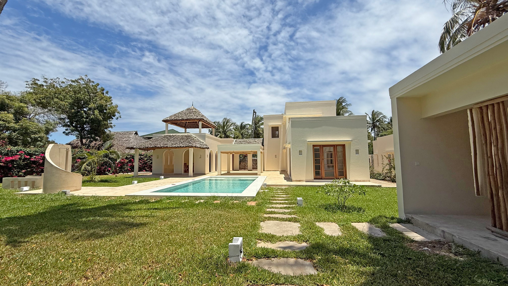 LOVELY NEW BUILD 3 BEDROOM VILLA