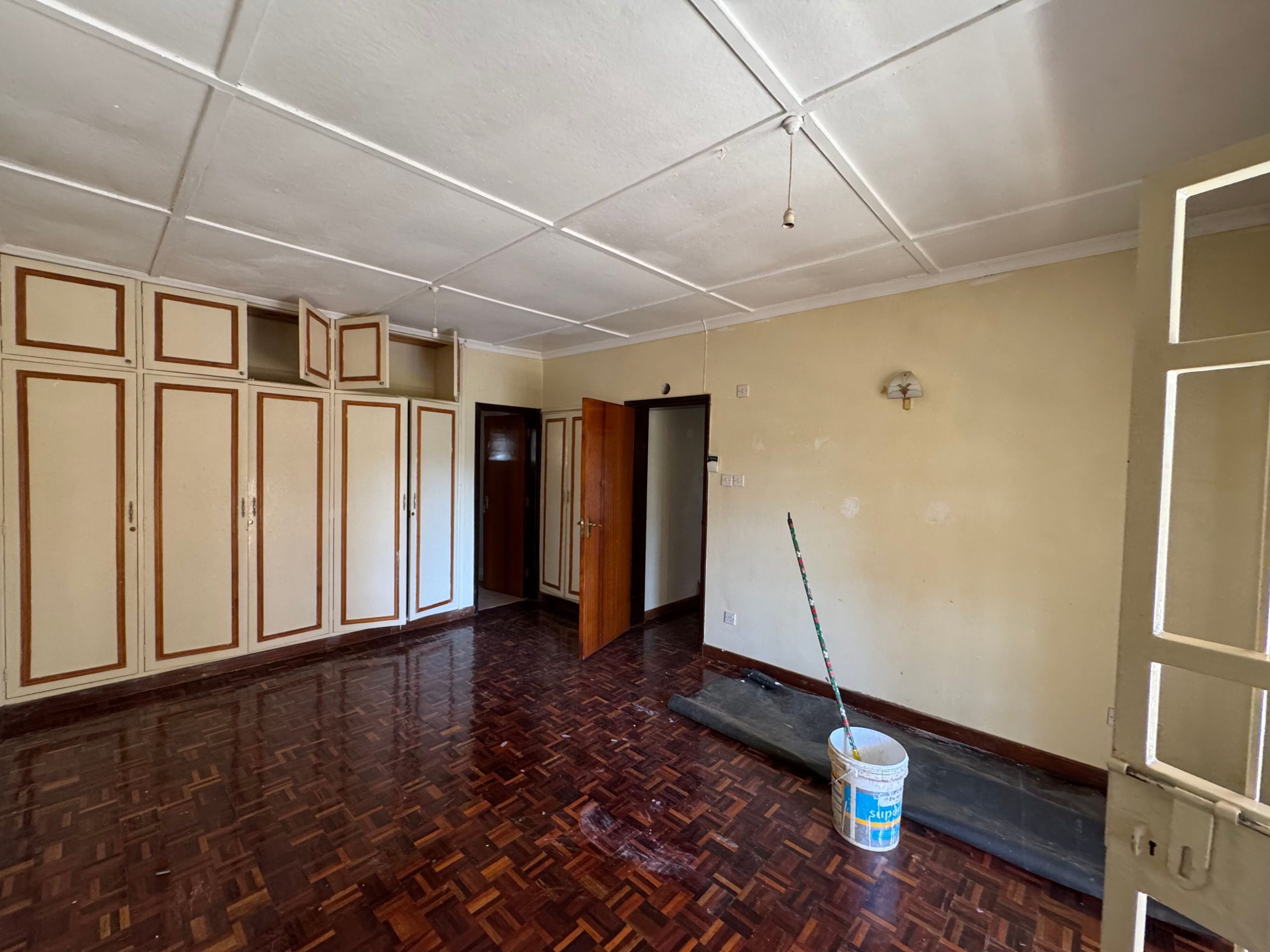 Elegant and Spacious Family Home for sale in Nyari.