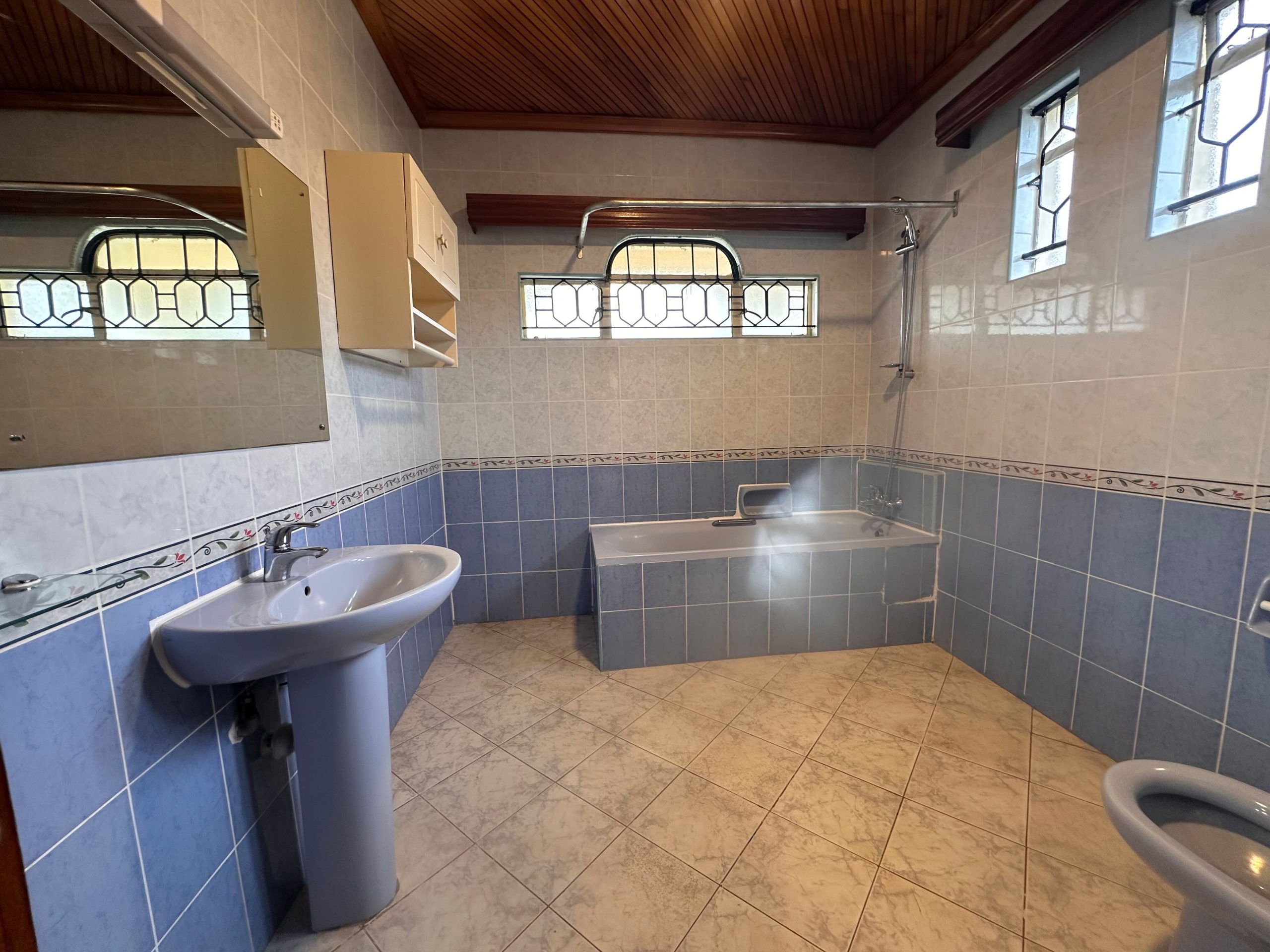 Elegant five-bedroom house in Runda