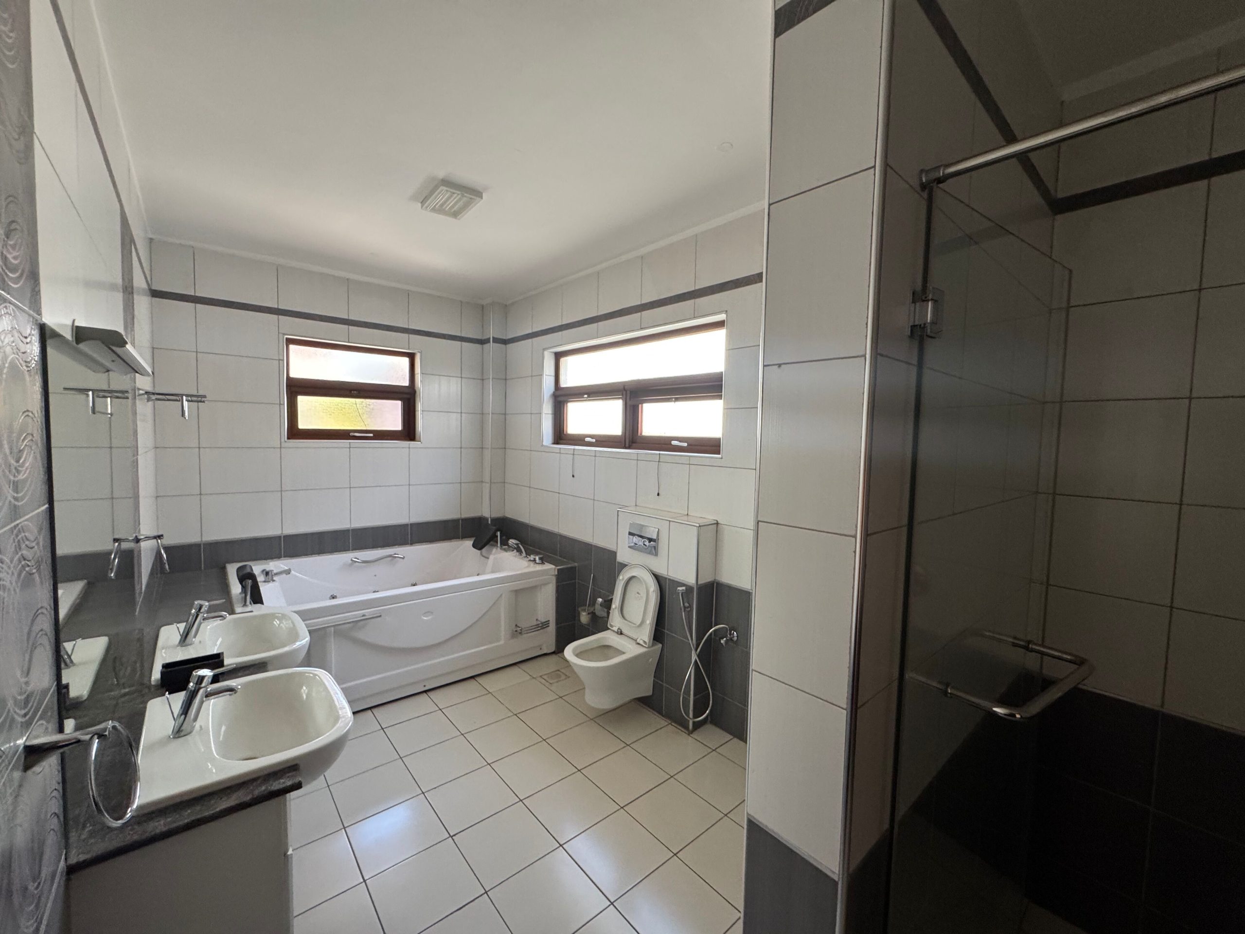 A spacious four-bedroom duplex in Parklands for sale