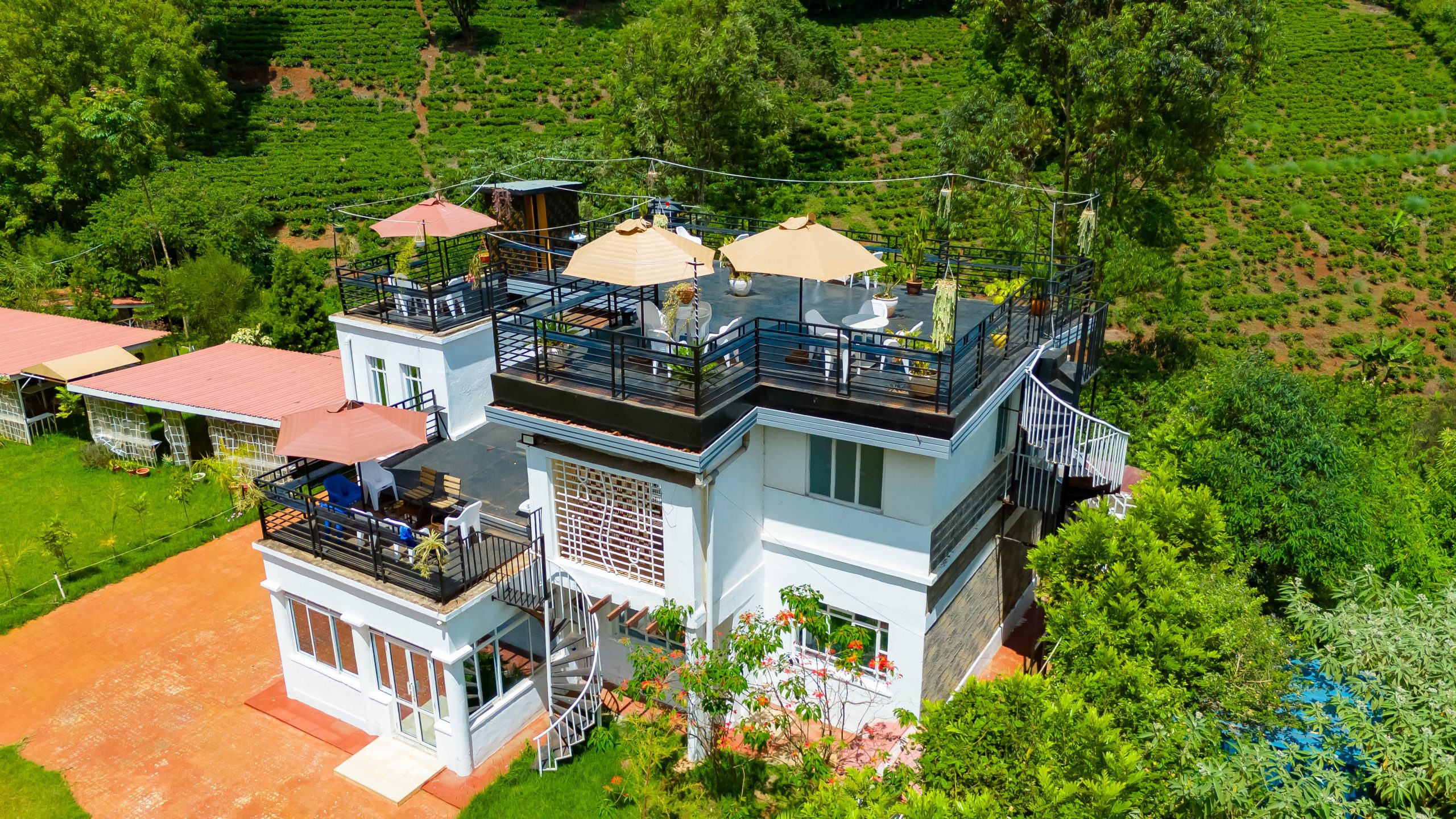 EXCLUSIVE LUXURY RESORT FOR SALE