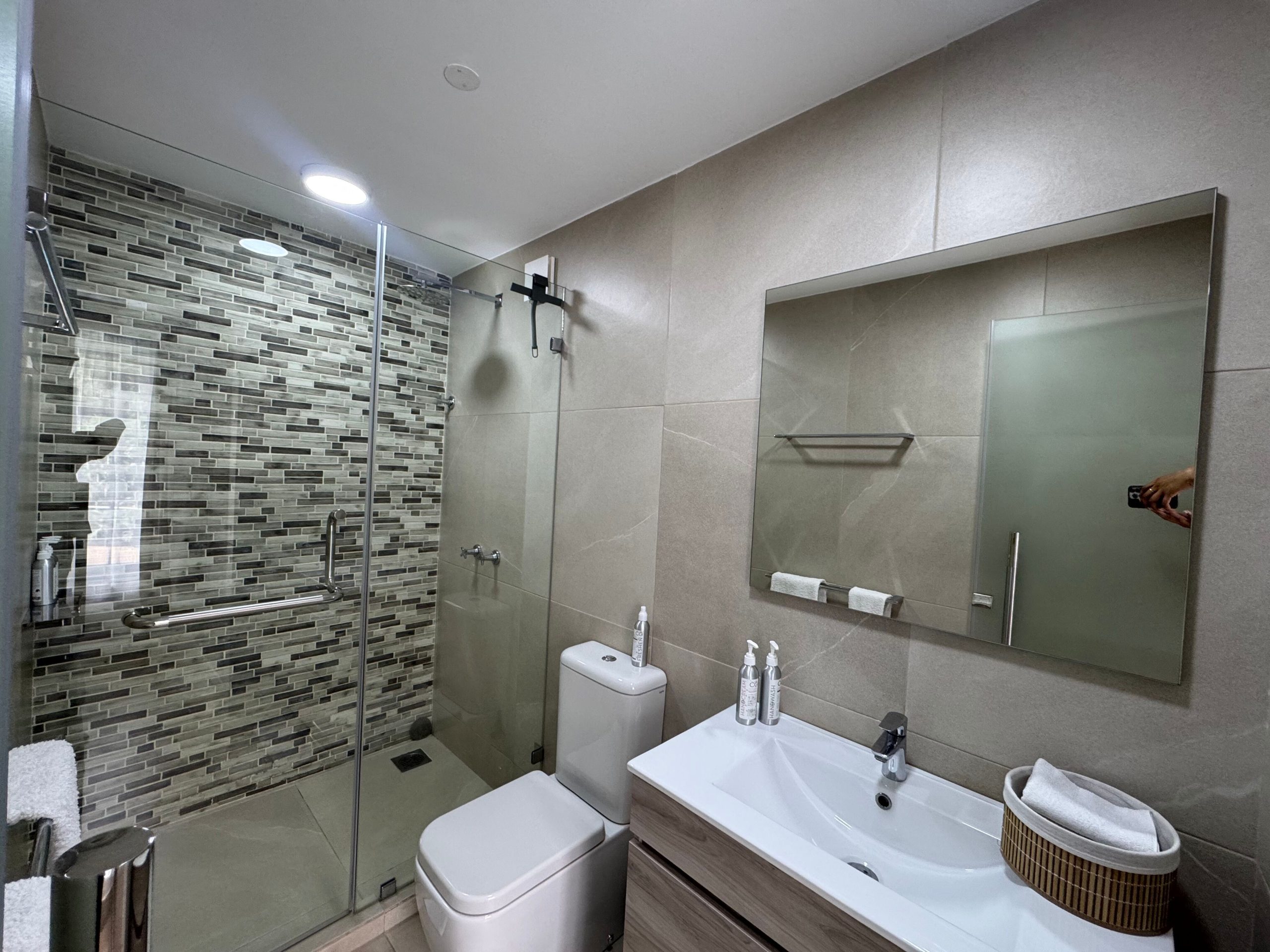One- bedroom fully furnished guest house in Gigiri to let both short term or long term
