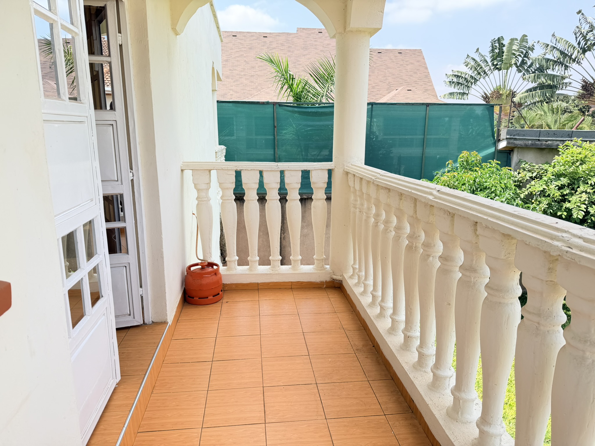 Charming two – bedrooms guest house in Runda to let