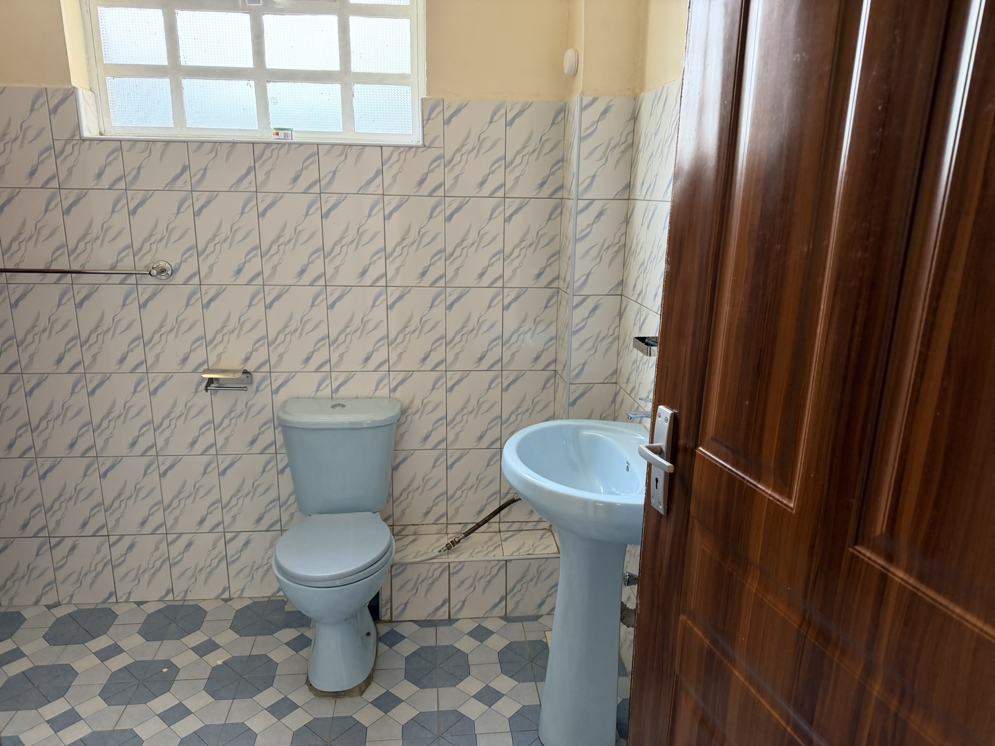 Charming two – bedrooms guest house in Runda to let