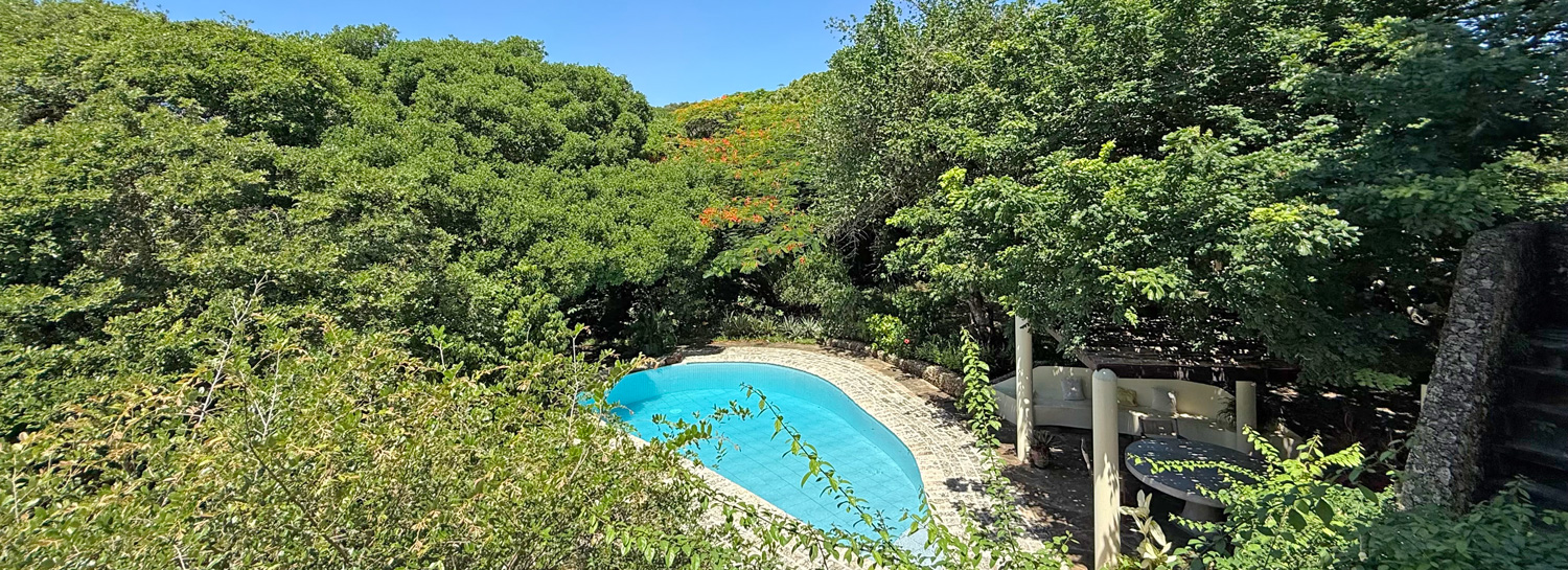 2nd row, 4 bedroom home close to public beach access road WATAMU SOUTH