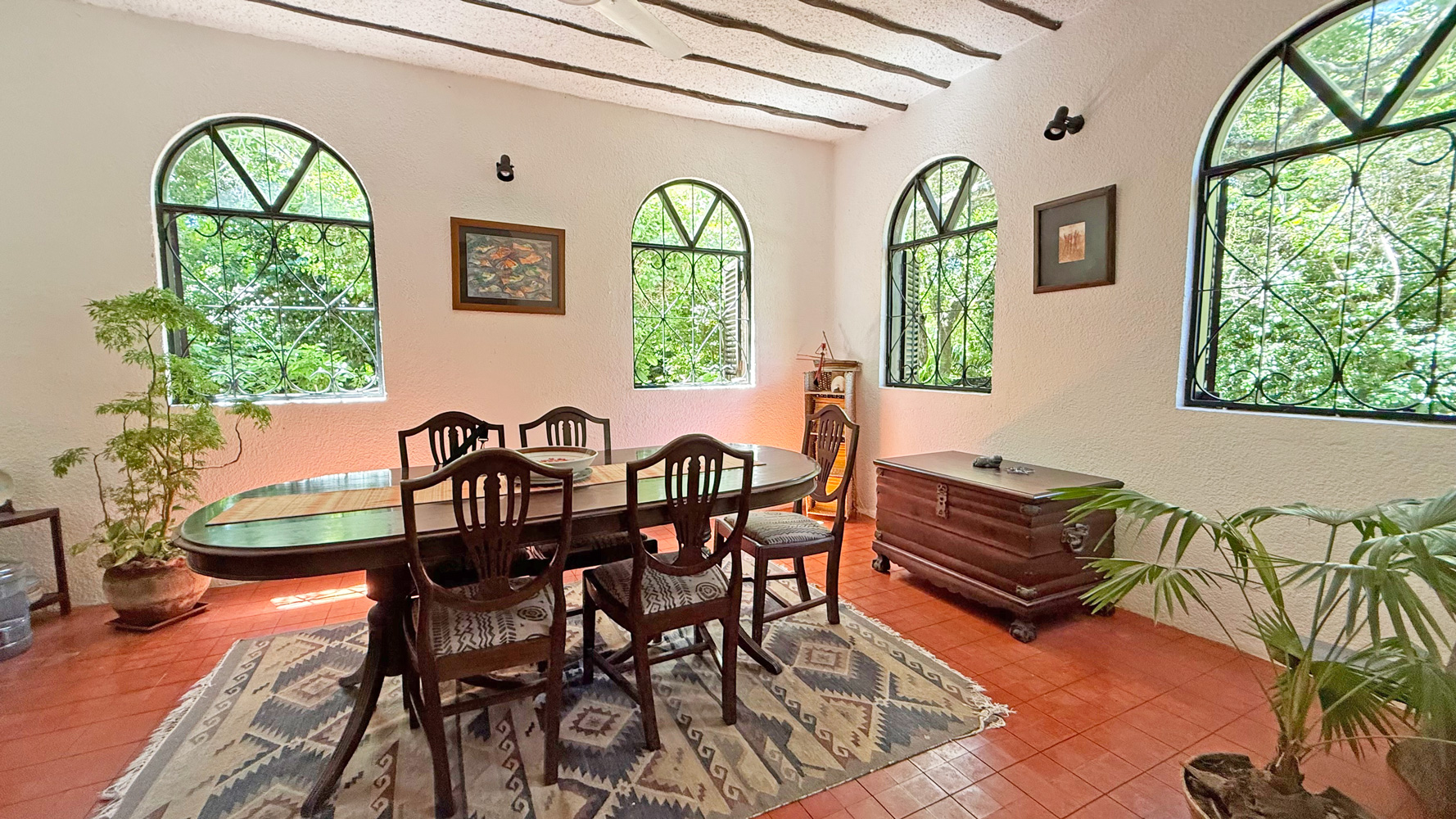 2nd row, 4 bedroom home close to public beach access road WATAMU SOUTH