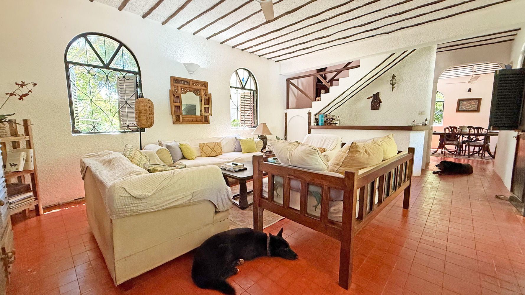 2nd row, 4 bedroom home close to public beach access road WATAMU SOUTH