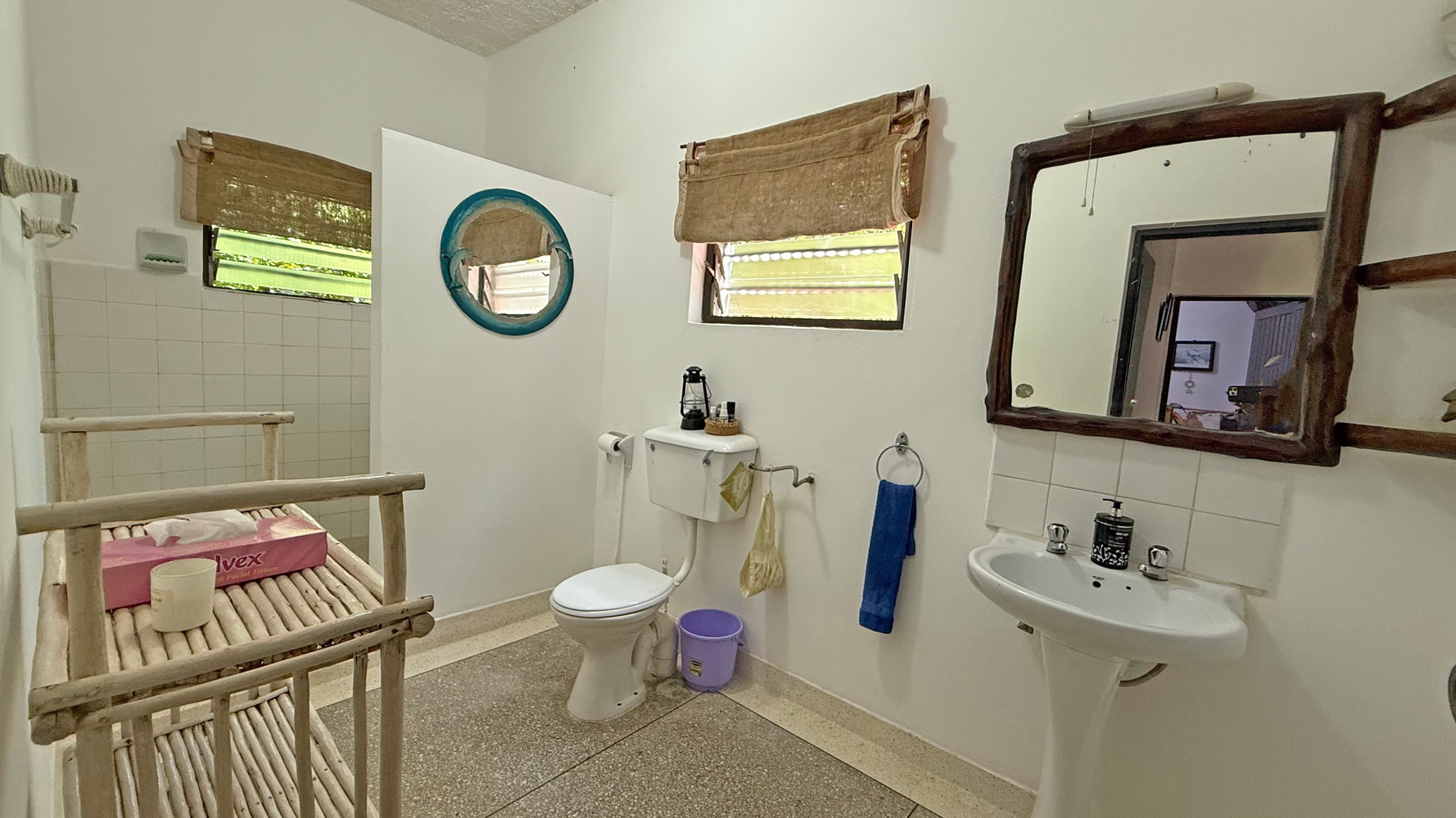 2nd row, 4 bedroom home close to public beach access road WATAMU SOUTH