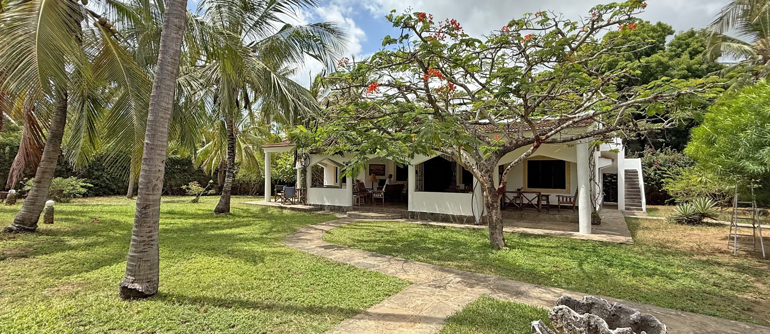LOVELY 3 BEDROOM BUNGALOW IN WATAMU VILLAGE