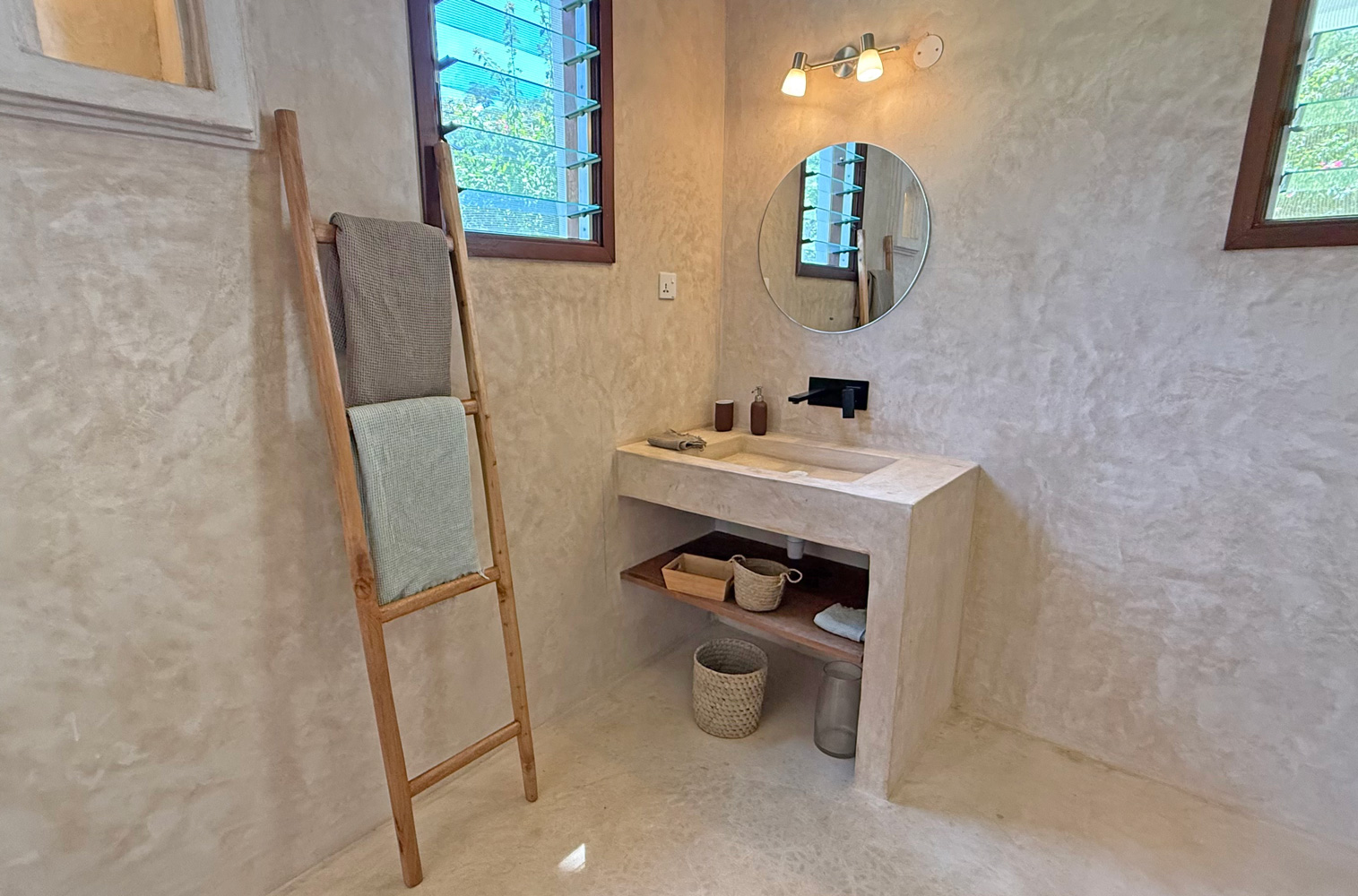 SPECTACULAR 4 BEDROOM VILLA IN DONGO KUNDU