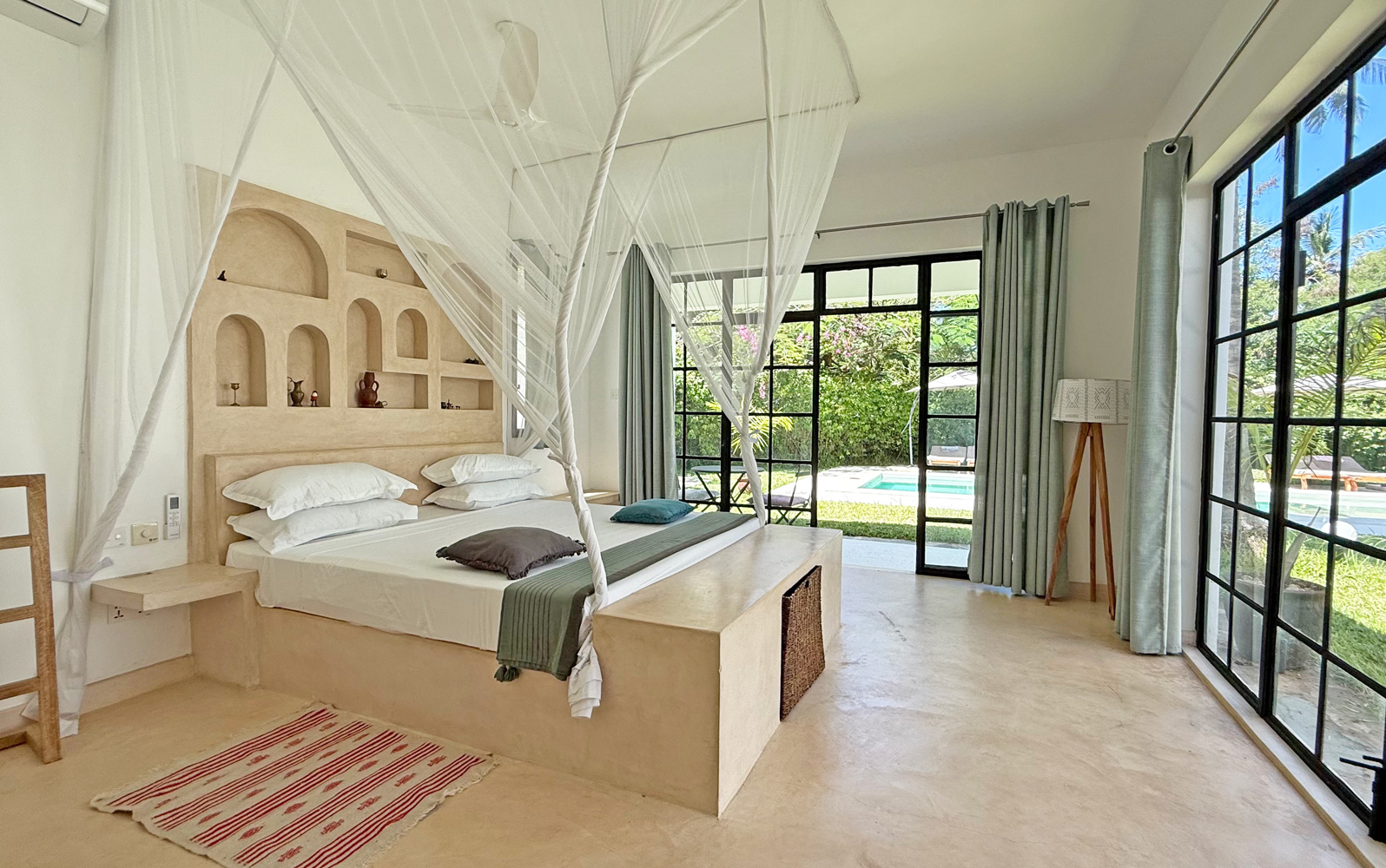 SPECTACULAR 4 BEDROOM VILLA IN DONGO KUNDU