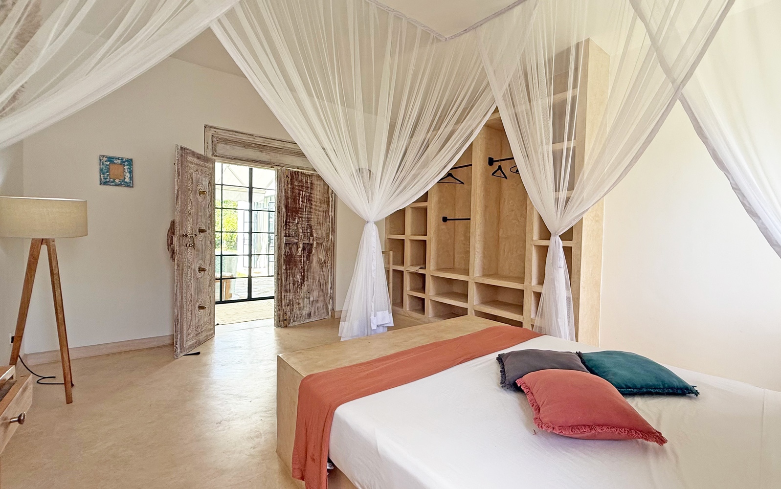 SPECTACULAR 4 BEDROOM VILLA IN DONGO KUNDU