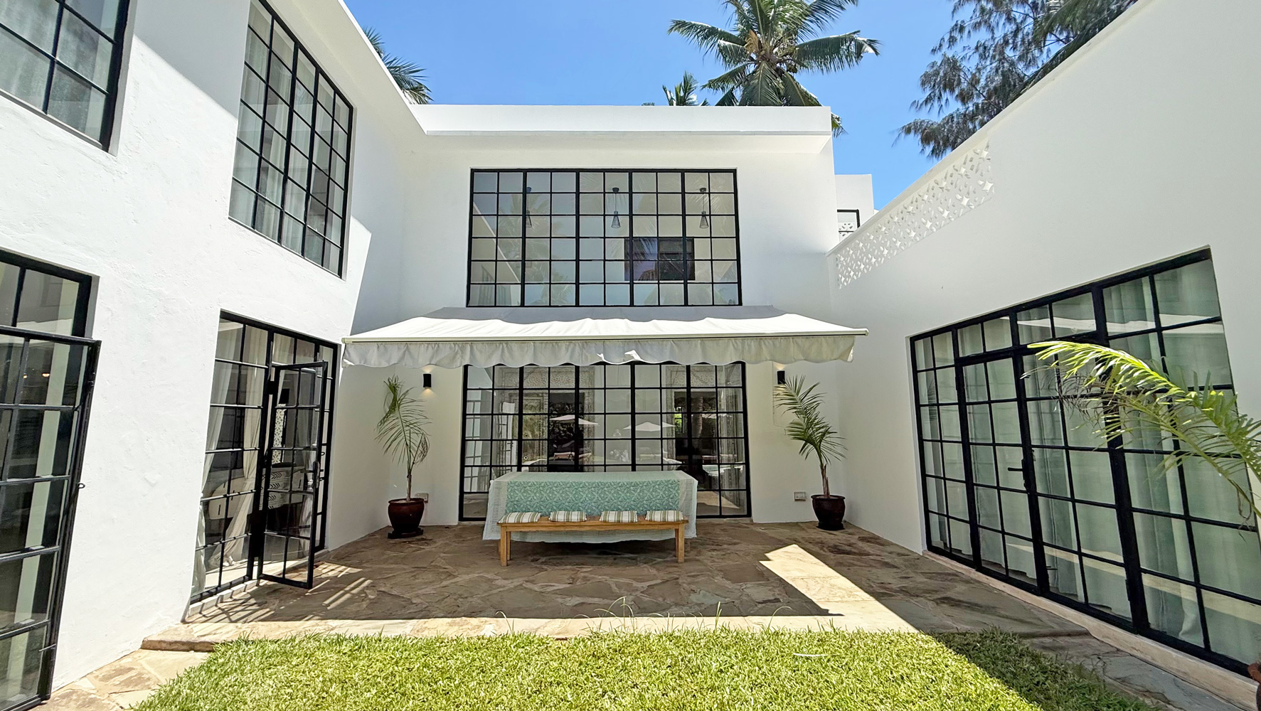 SPECTACULAR 4 BEDROOM VILLA IN DONGO KUNDU