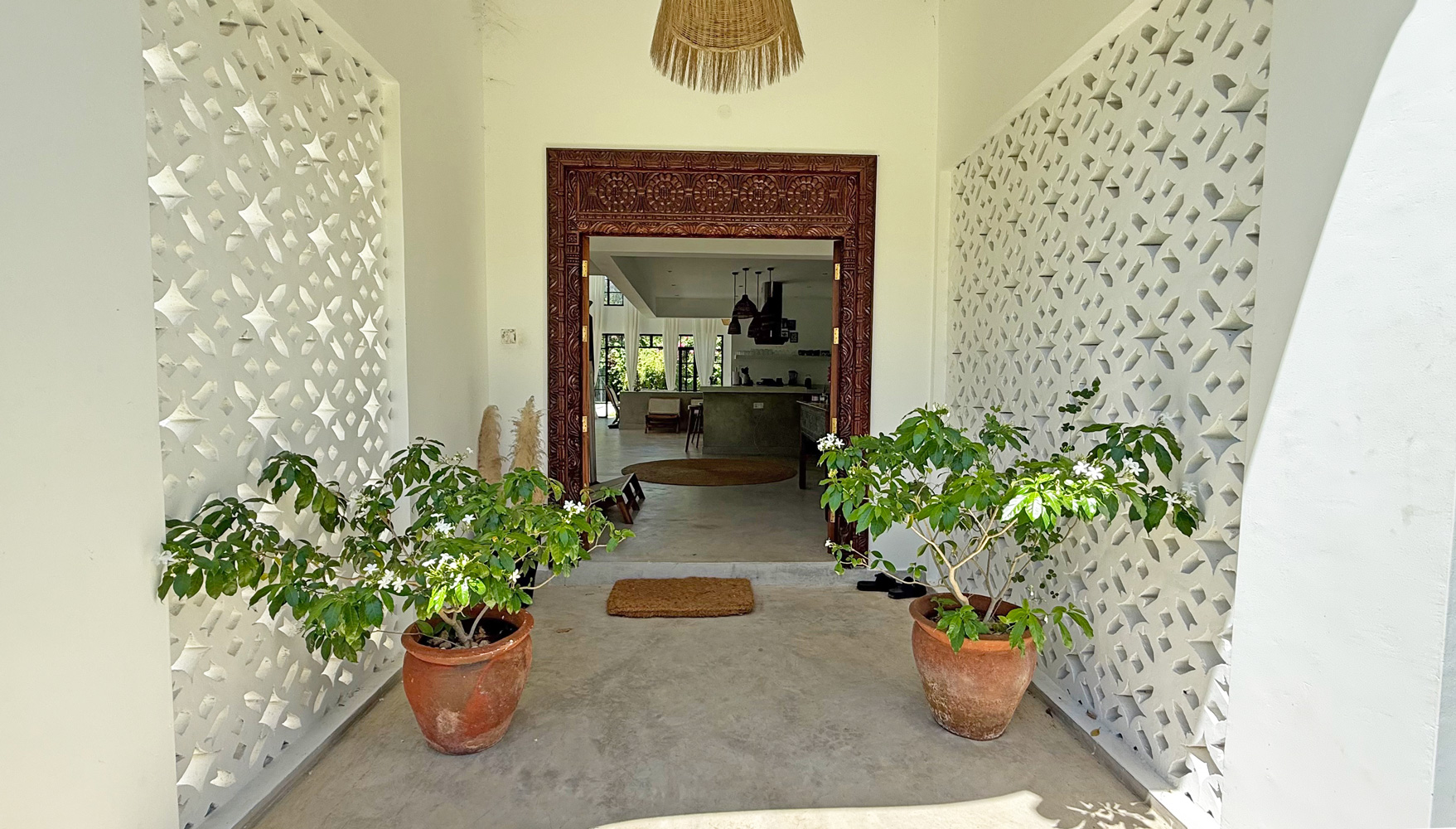 SPECTACULAR 4 BEDROOM VILLA IN DONGO KUNDU