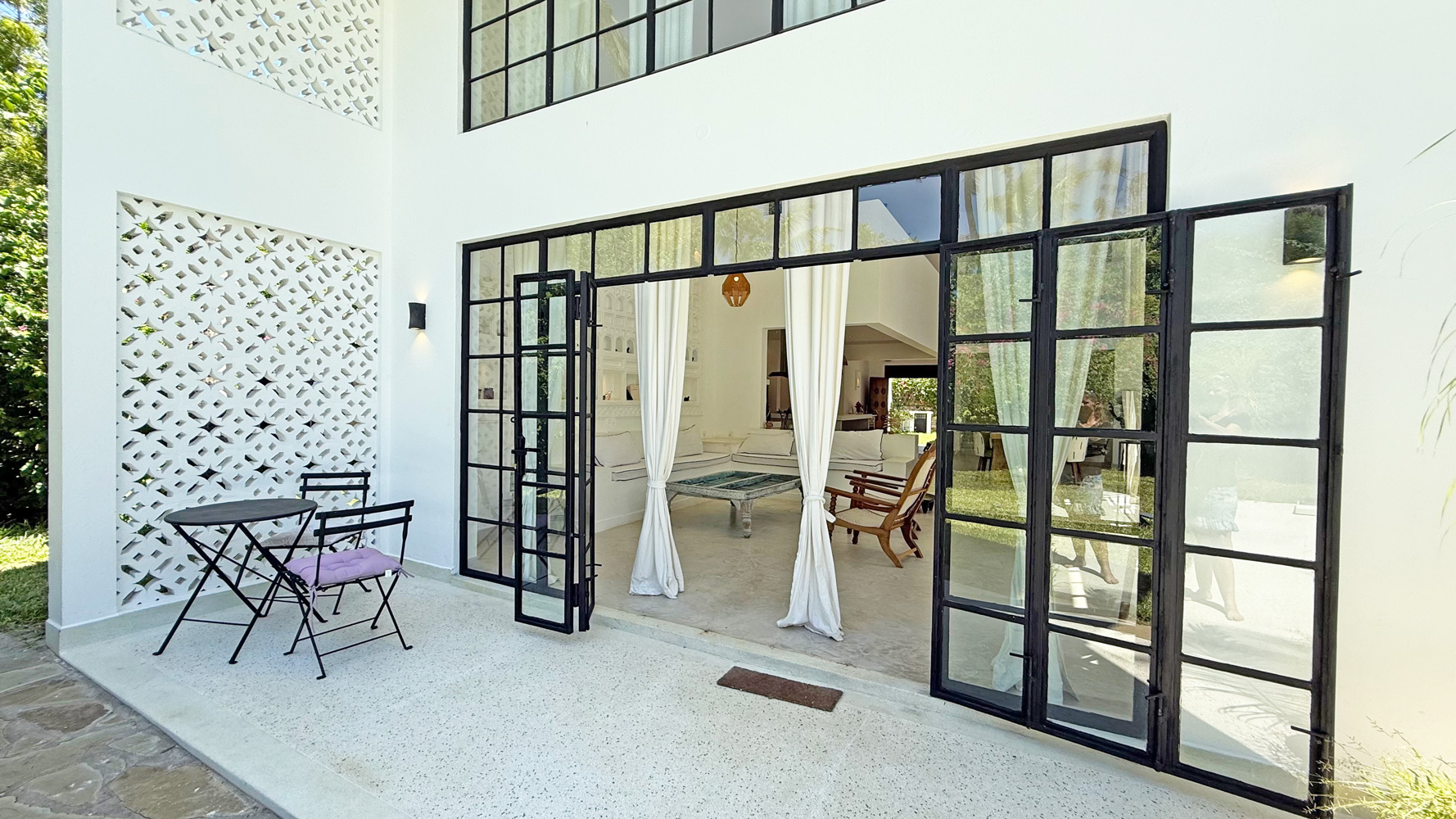 SPECTACULAR 4 BEDROOM VILLA IN DONGO KUNDU
