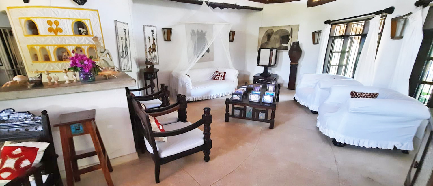 7/8 BEDROOM VILLa OFF CASUARINA ROAD
