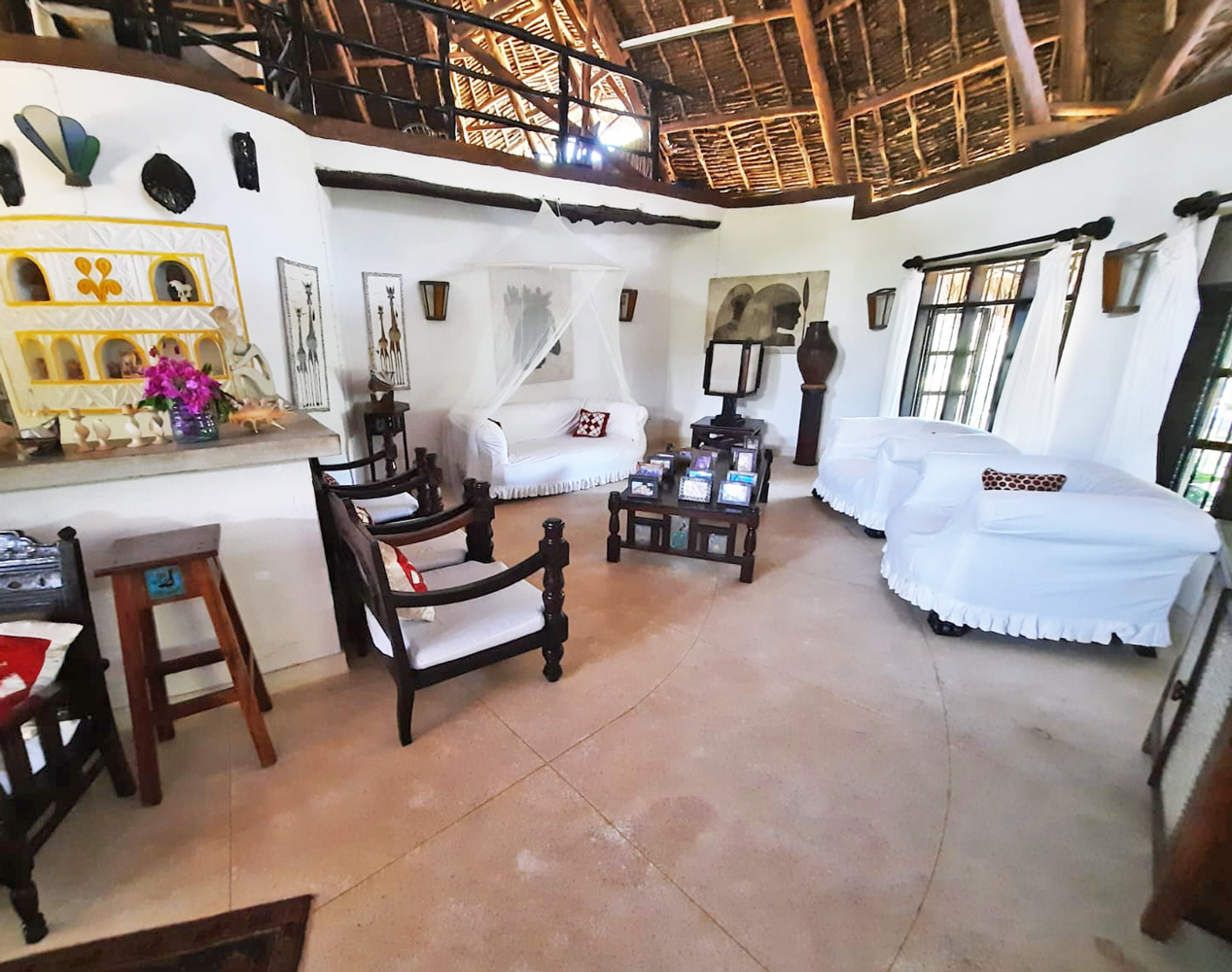 7/8 BEDROOM VILLa OFF CASUARINA ROAD