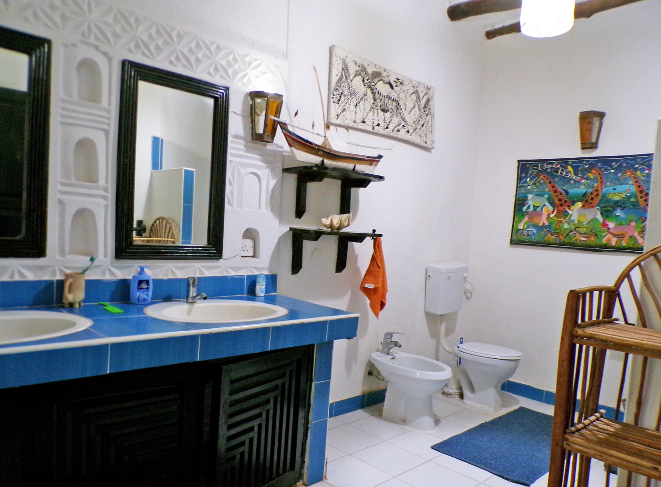 7/8 BEDROOM VILLa OFF CASUARINA ROAD
