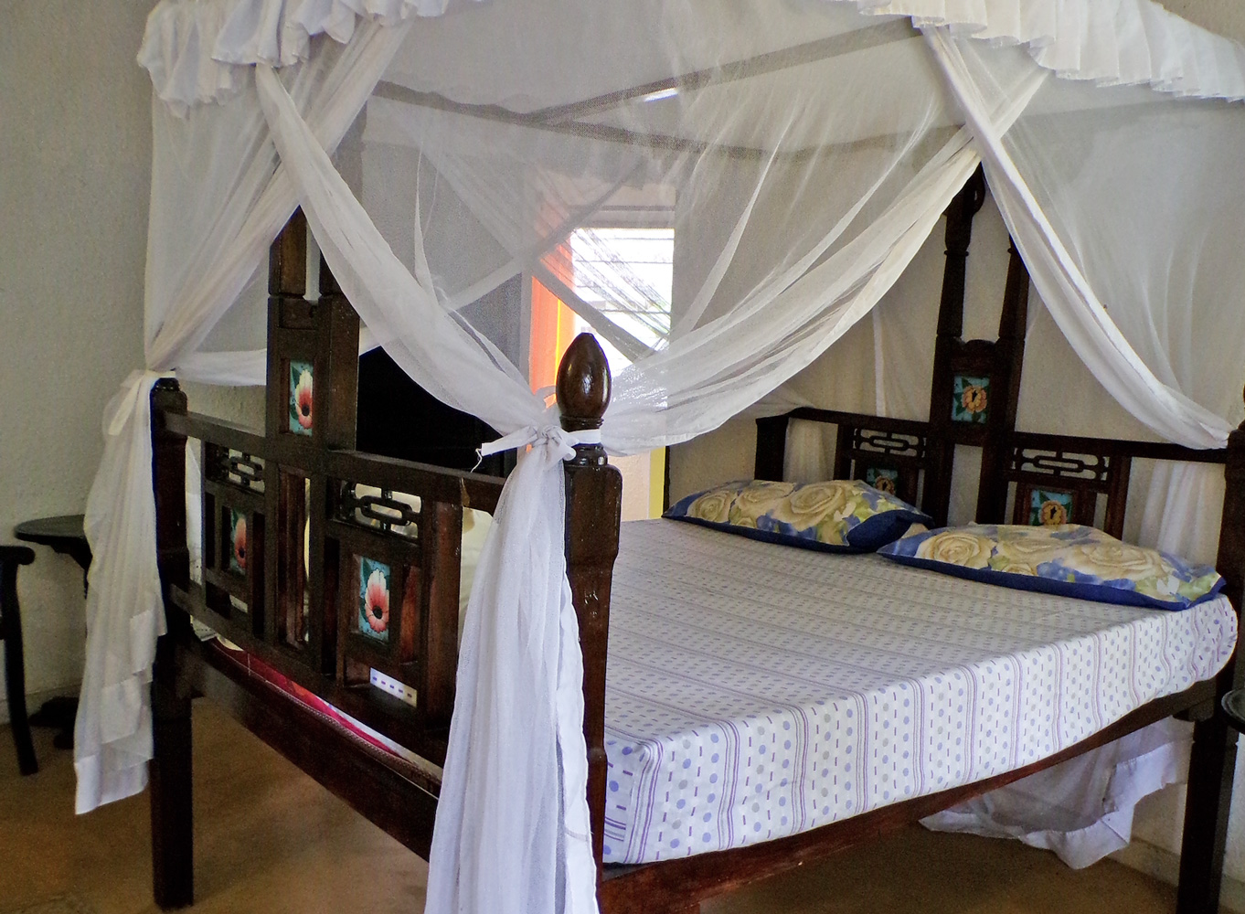 7/8 BEDROOM VILLa OFF CASUARINA ROAD