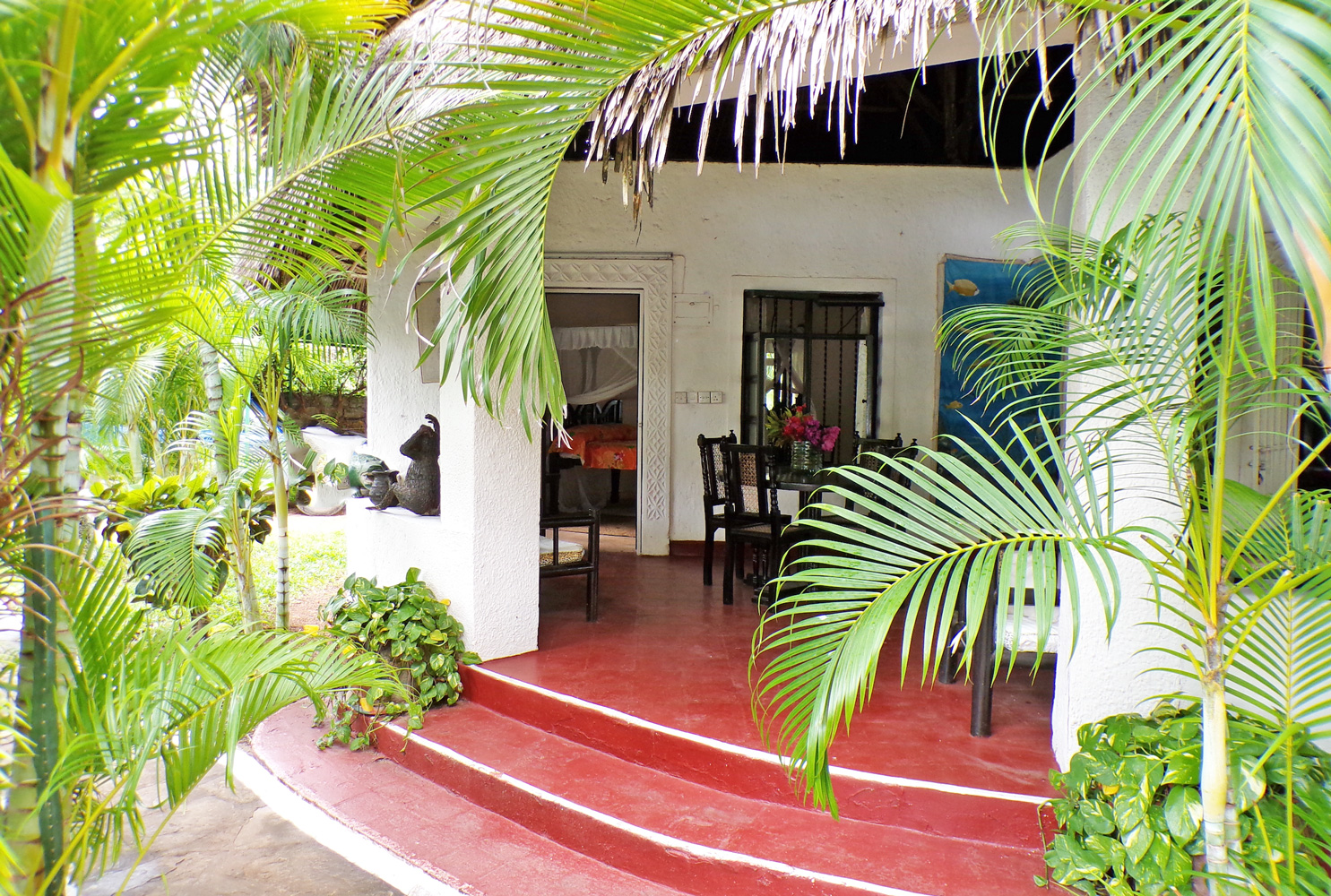7/8 BEDROOM VILLa OFF CASUARINA ROAD