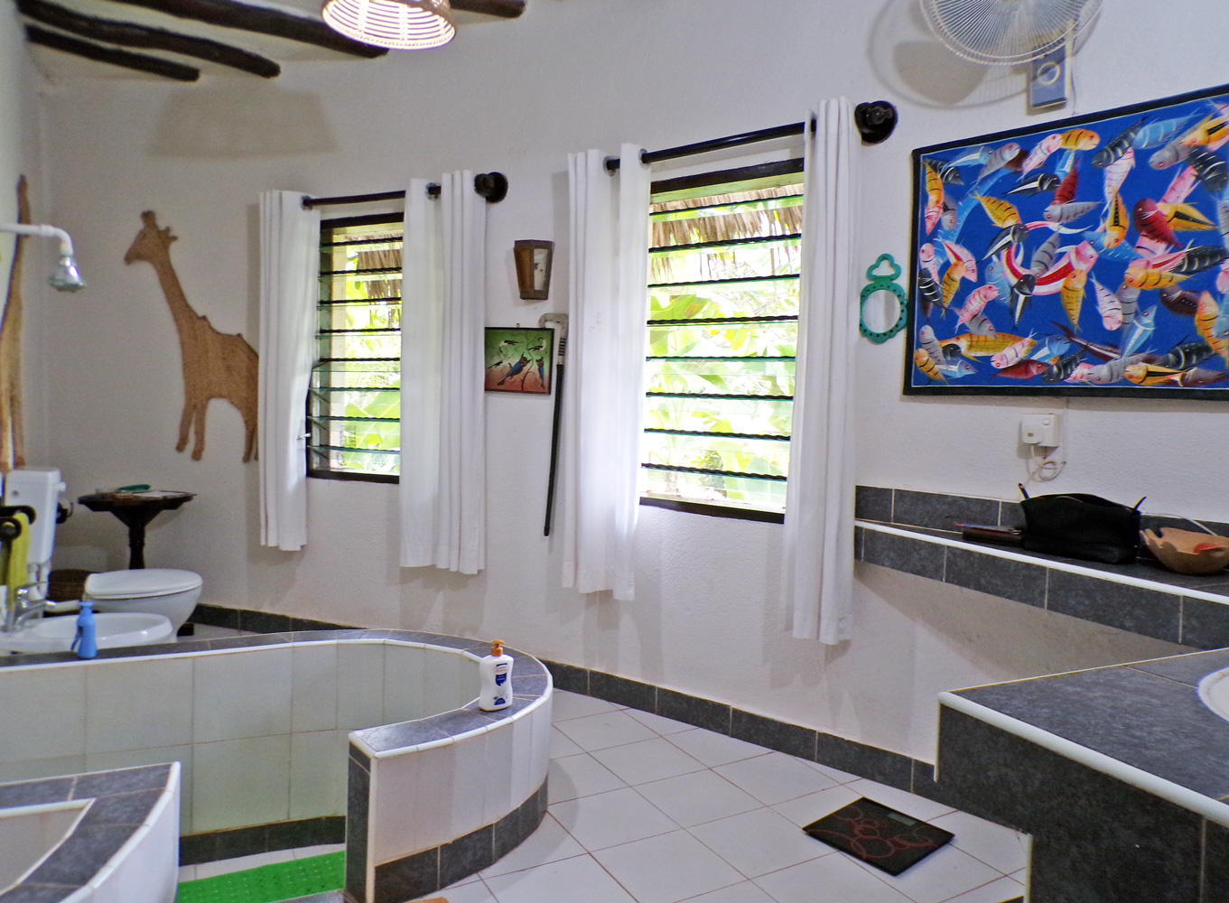 7/8 BEDROOM VILLa OFF CASUARINA ROAD