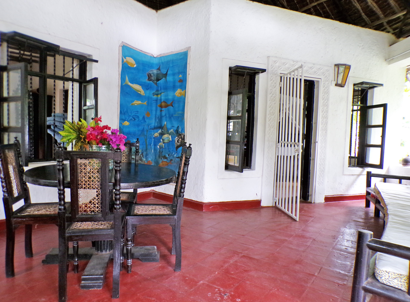 7/8 BEDROOM VILLa OFF CASUARINA ROAD