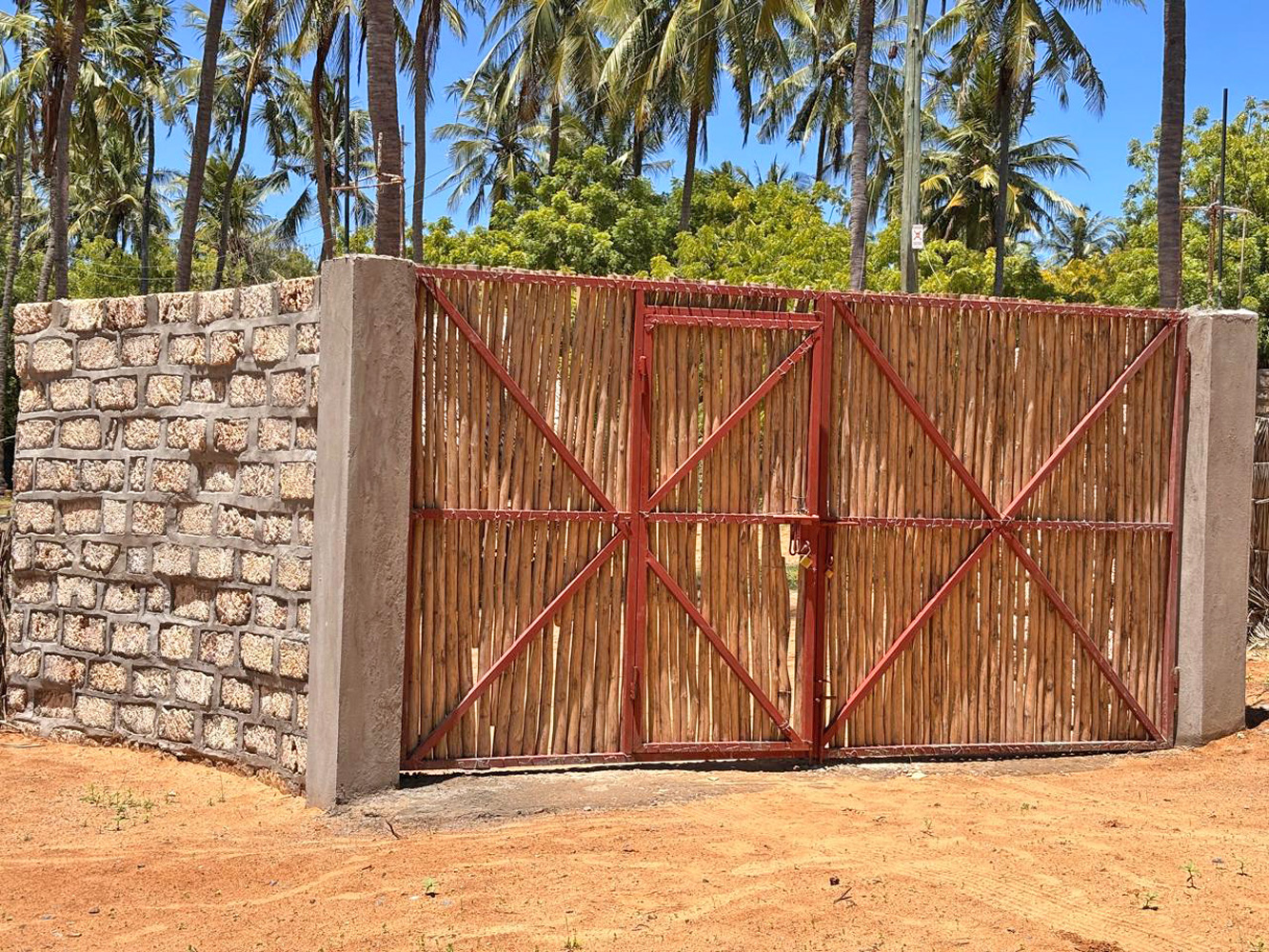 BEAUTIFUL 1.5 ACRE PLOT WITH MANGROVE FRONTAGE