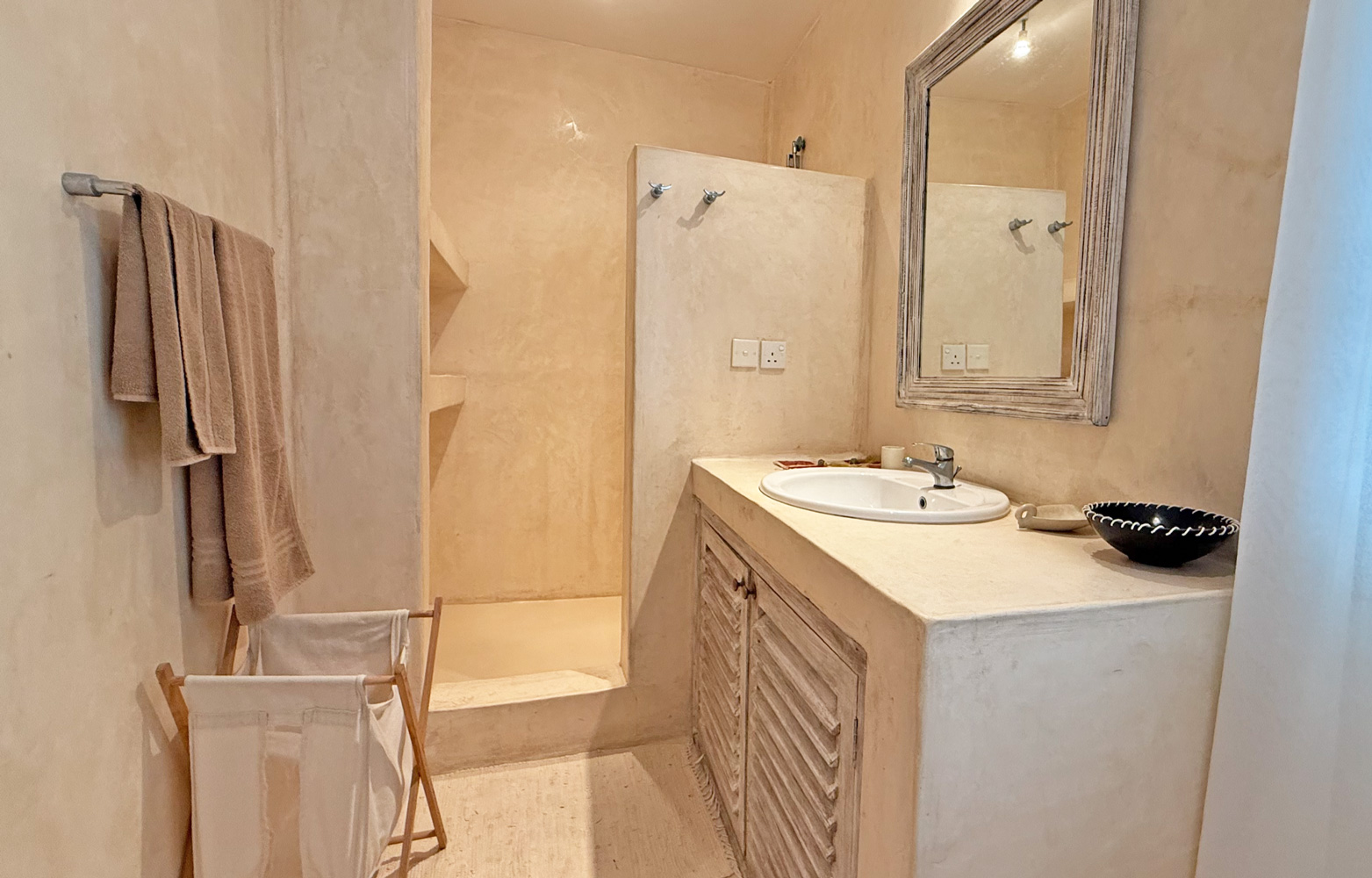 TWO SEPARATE 2-BEDROOM GROUND FLOOR APARTMENT IN AMANI RESORT